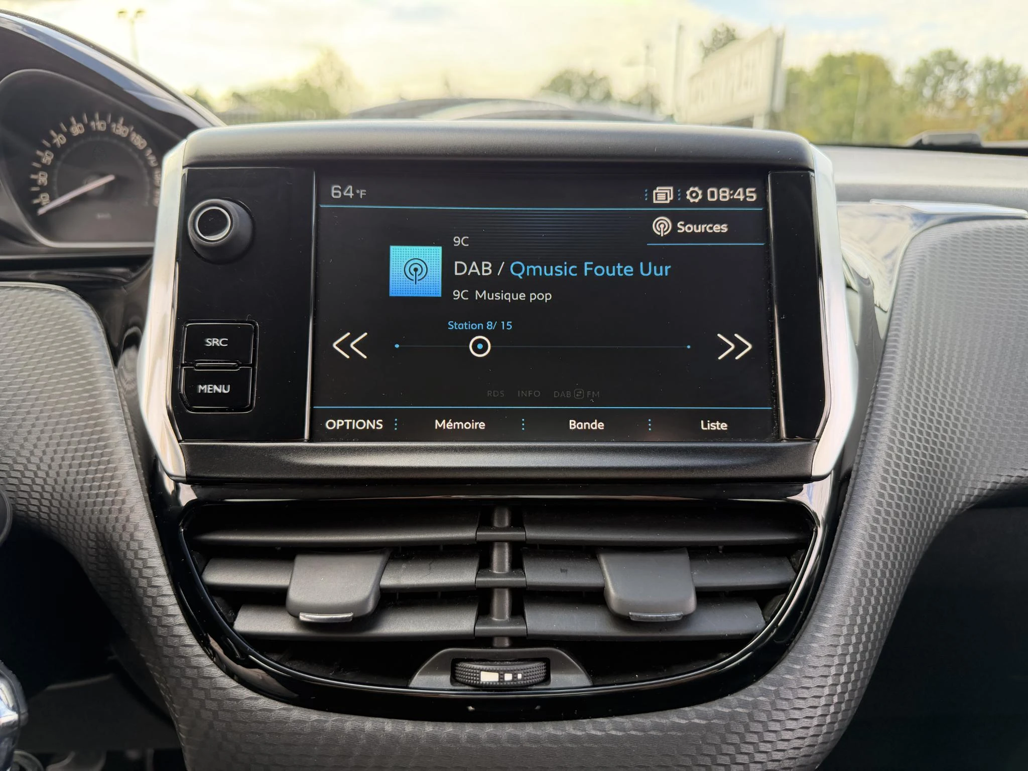Peugeot-2008-image-17