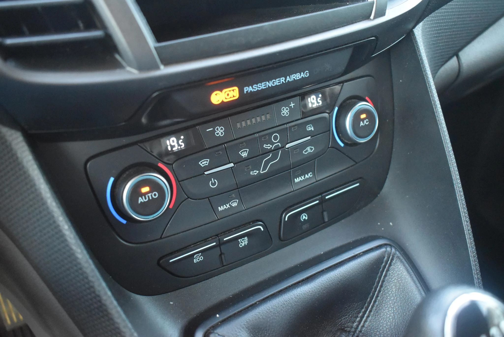 Ford-Transit Connect-image-18