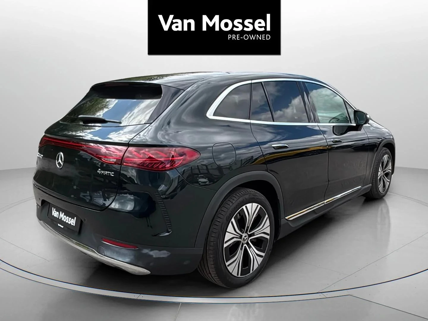 Mercedes-Benz-EQE-image-4