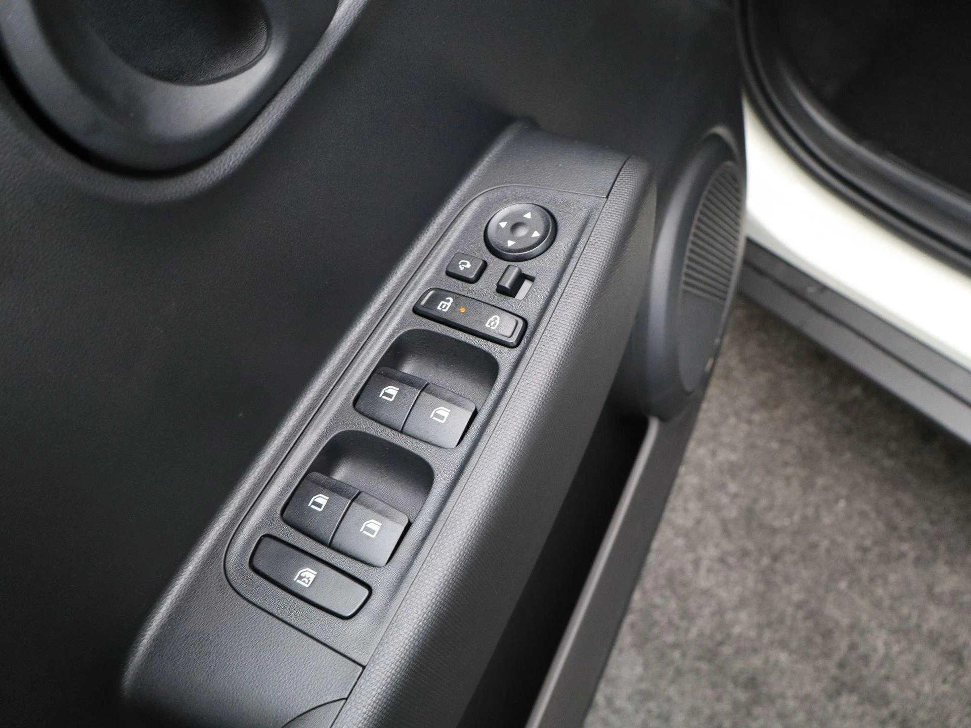 Hyundai-Inster-image-24