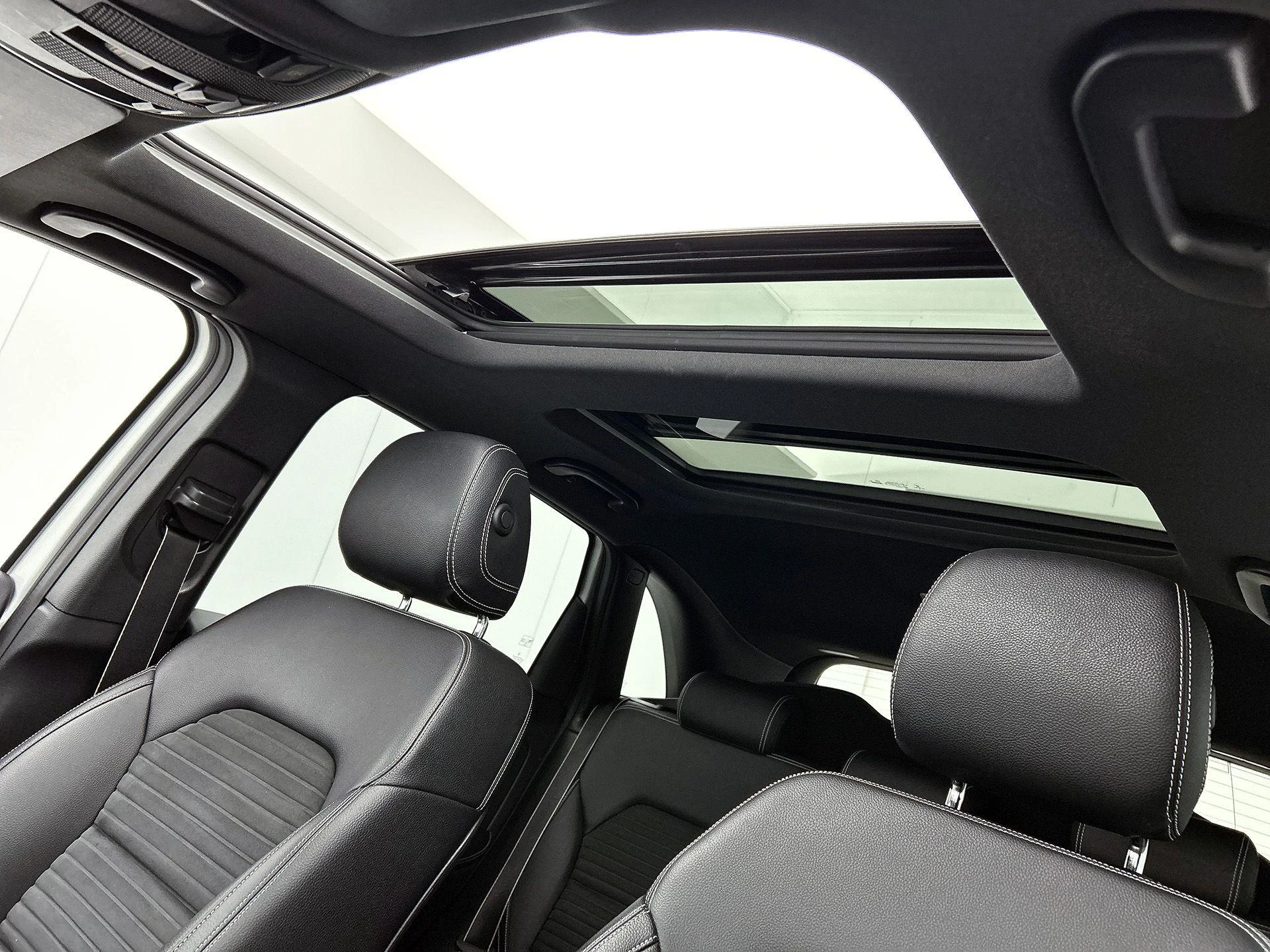 Mercedes-Benz-B-Klasse-image-30