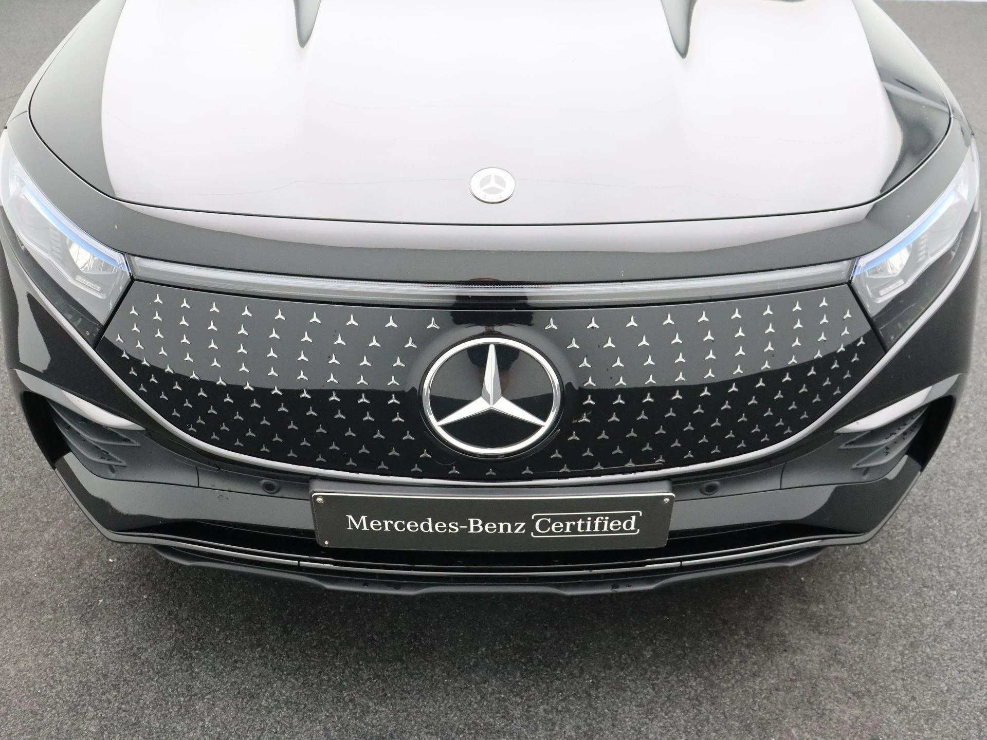 Mercedes-Benz-EQB-image-25