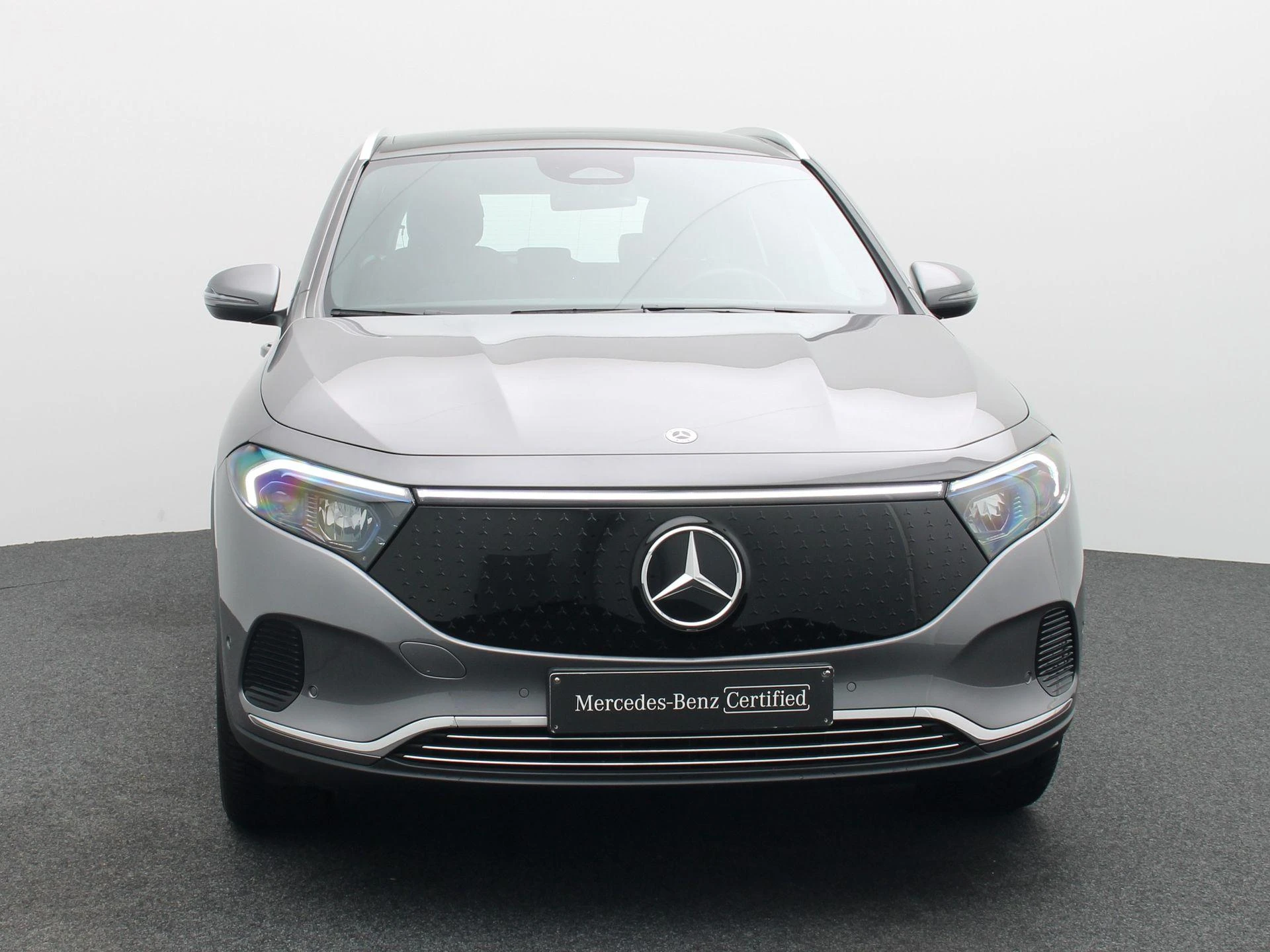 Mercedes-Benz-EQA-image-2
