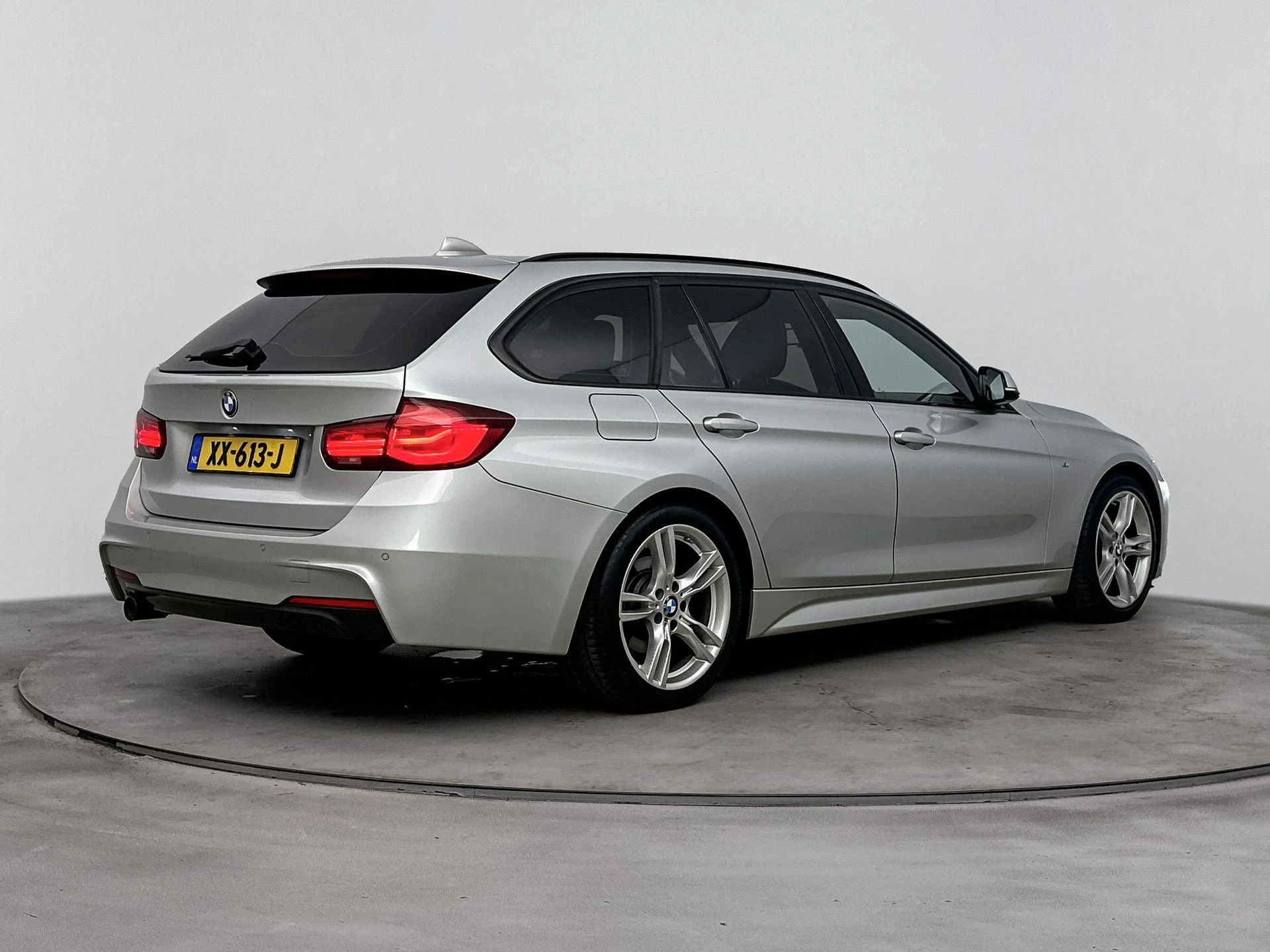 BMW-3 Serie-image-3