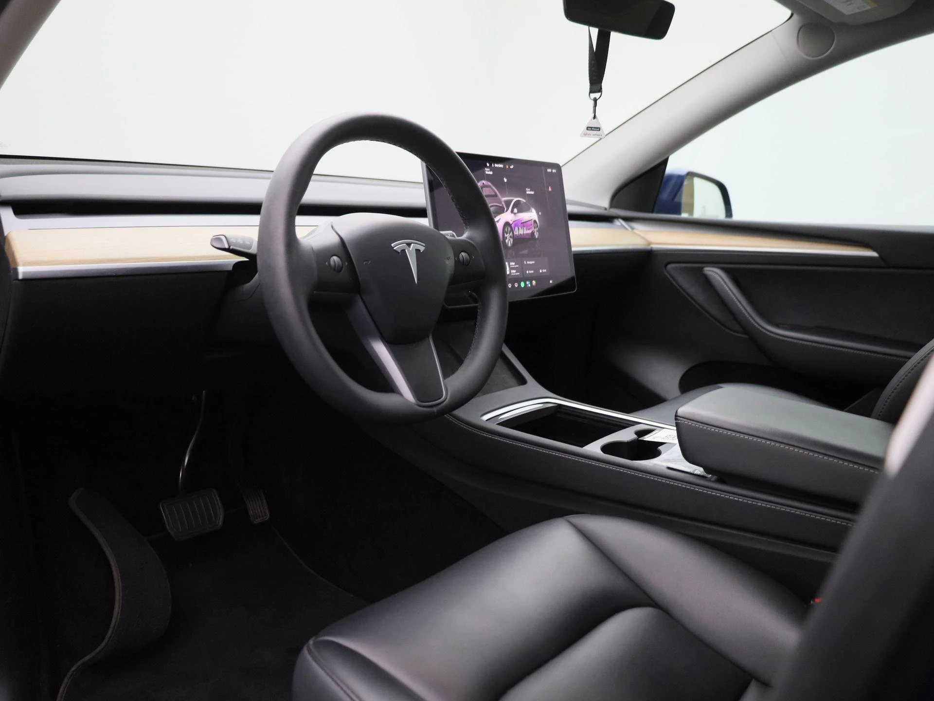 Tesla-Model Y-image-33