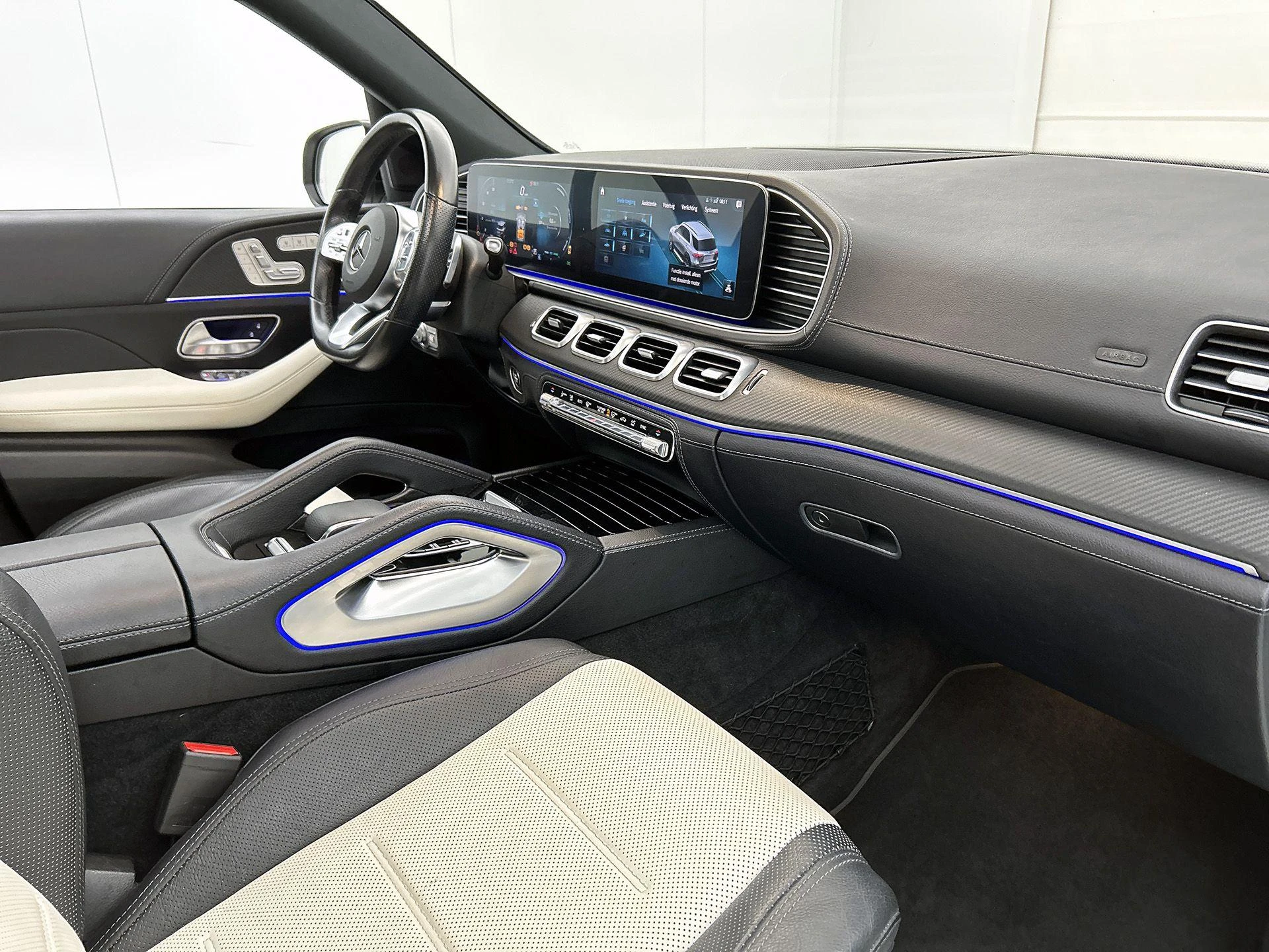 Mercedes-Benz-GLE-image-26