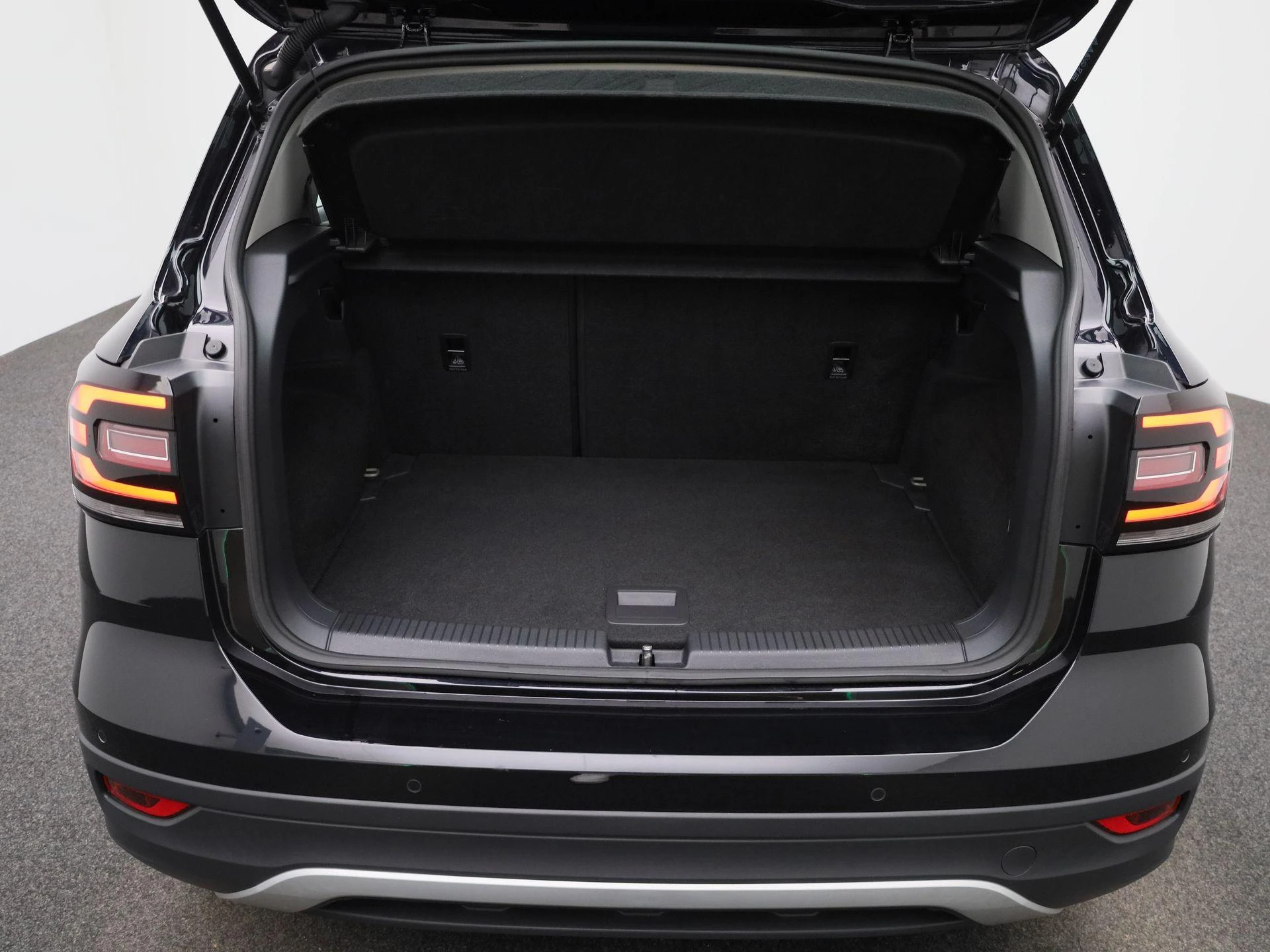 Volkswagen-T-Cross-image-11