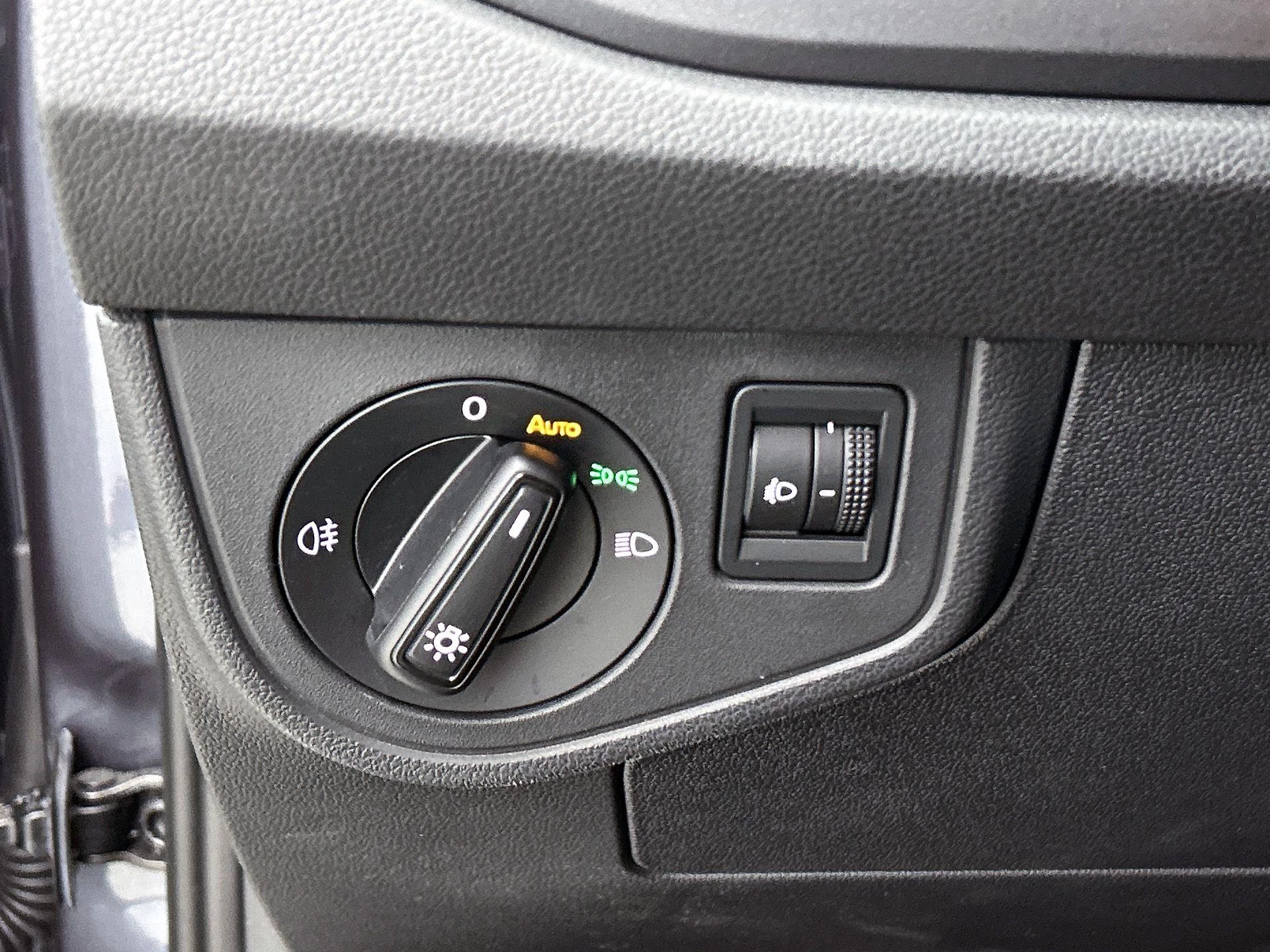 Volkswagen-Polo-image-15