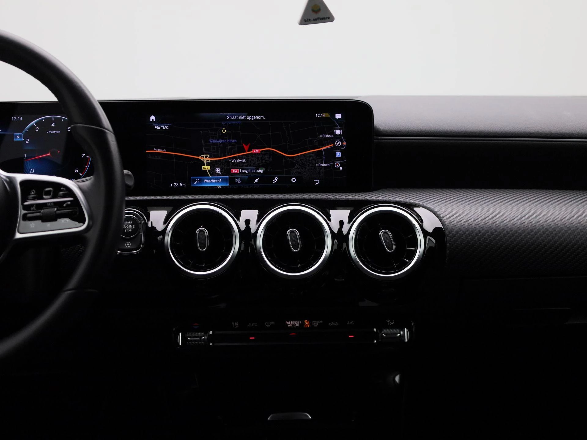 Mercedes-Benz-A-Klasse-image-8