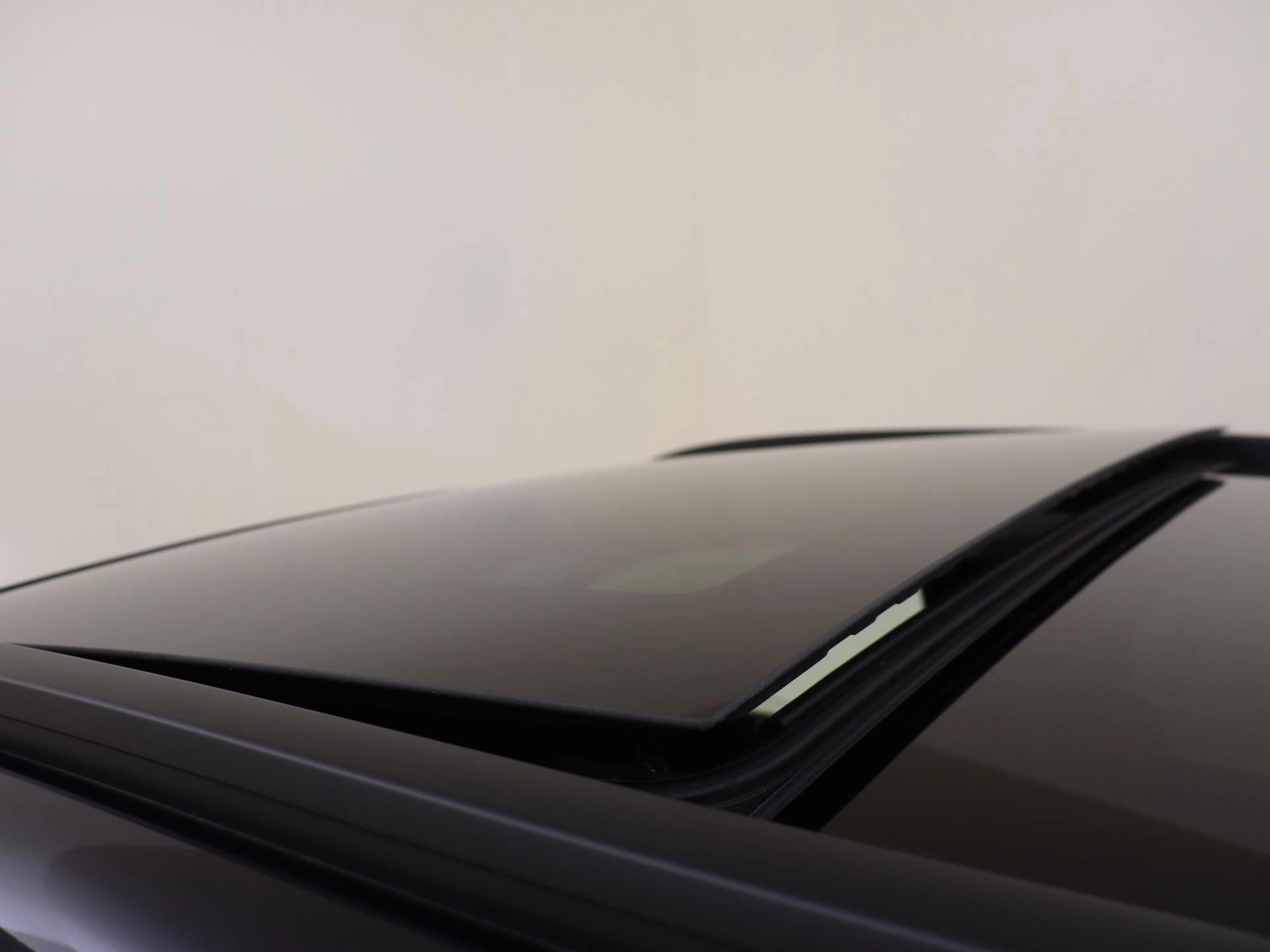 Mercedes-Benz-GLC-image-27