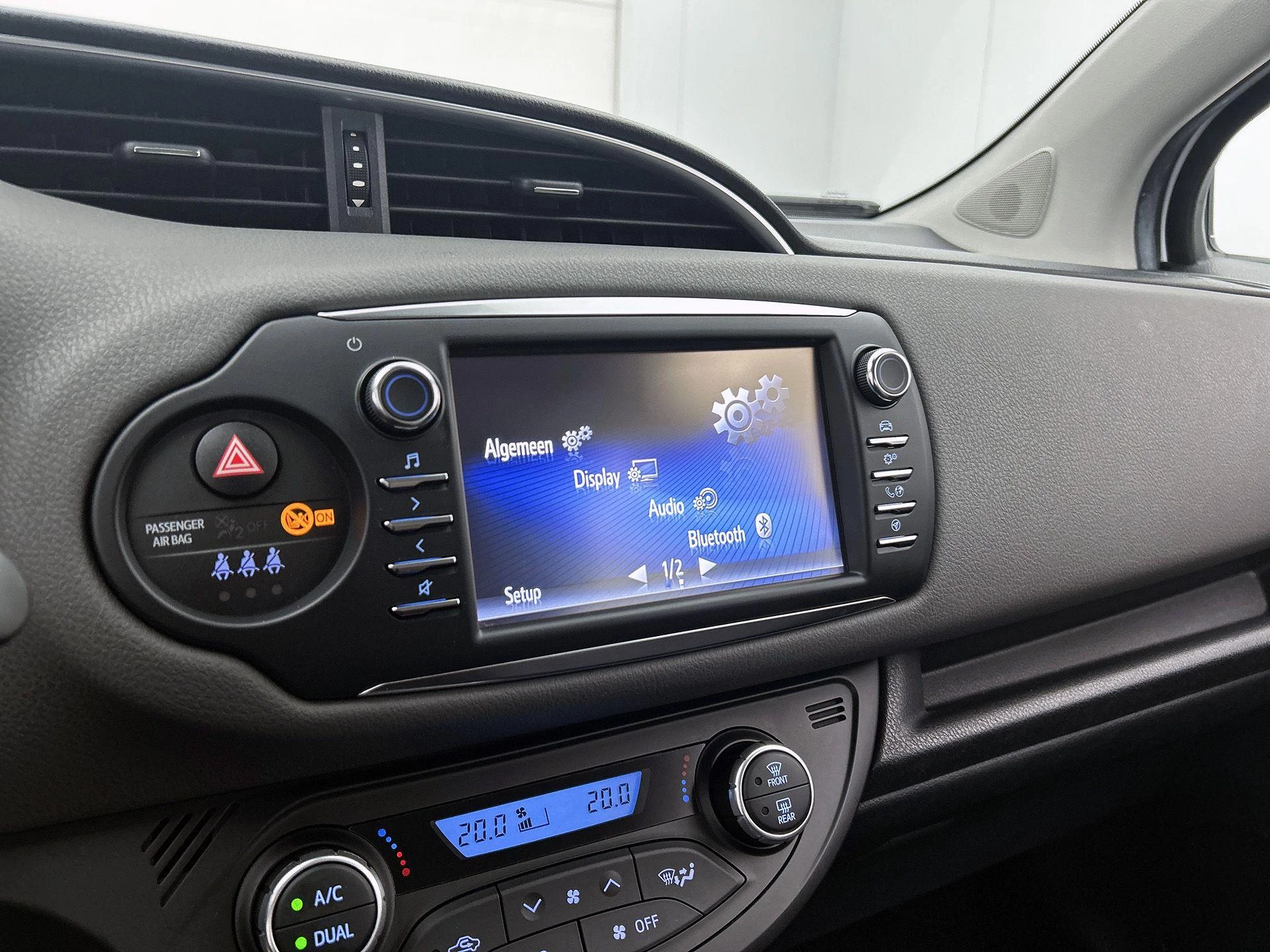 Toyota-Yaris-image-6