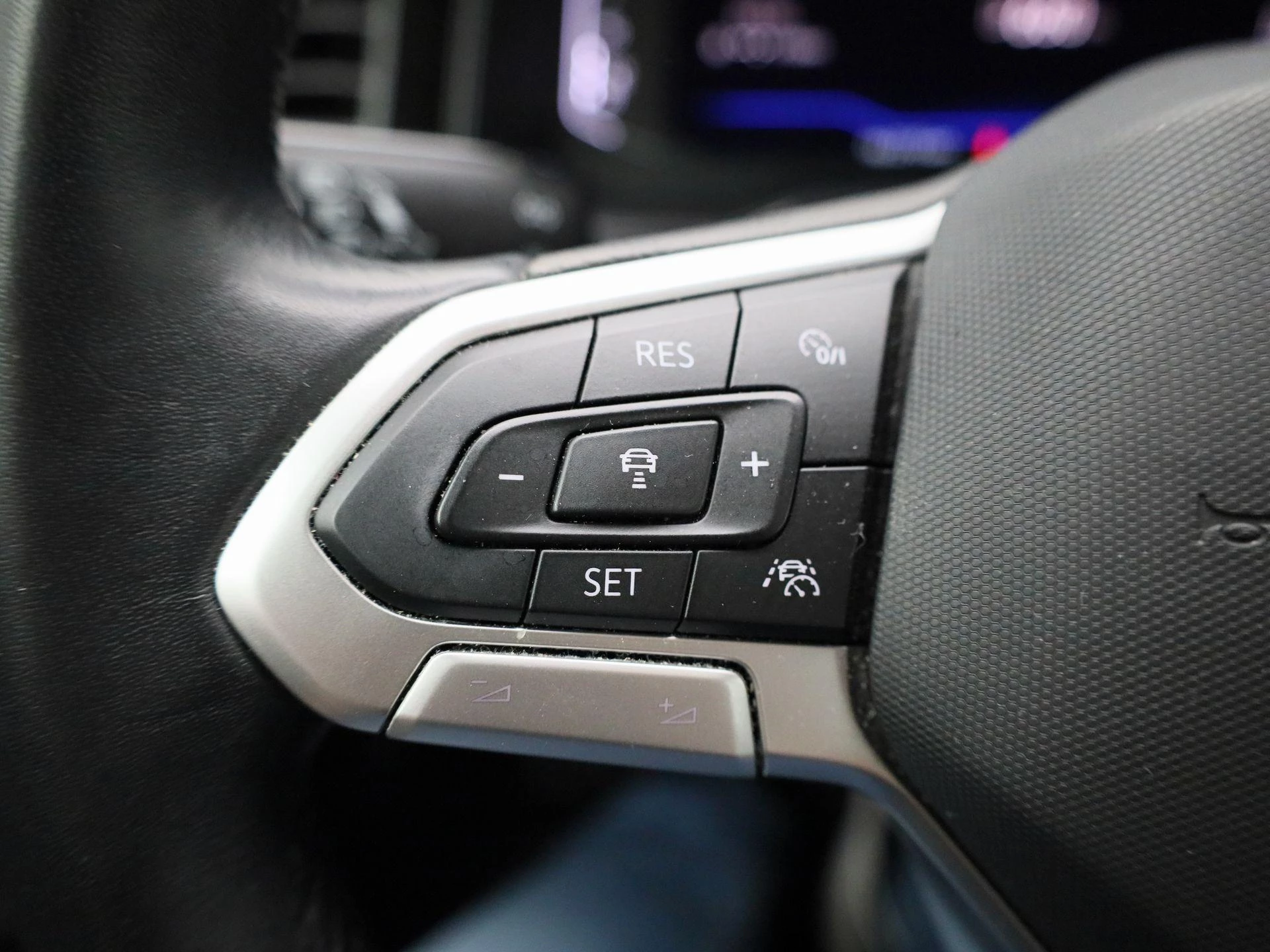Volkswagen-Polo-image-18