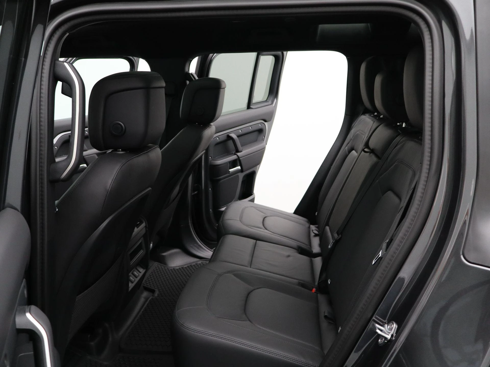 Land Rover Defender 110 2.0 P300e 110 Dynamic Edition