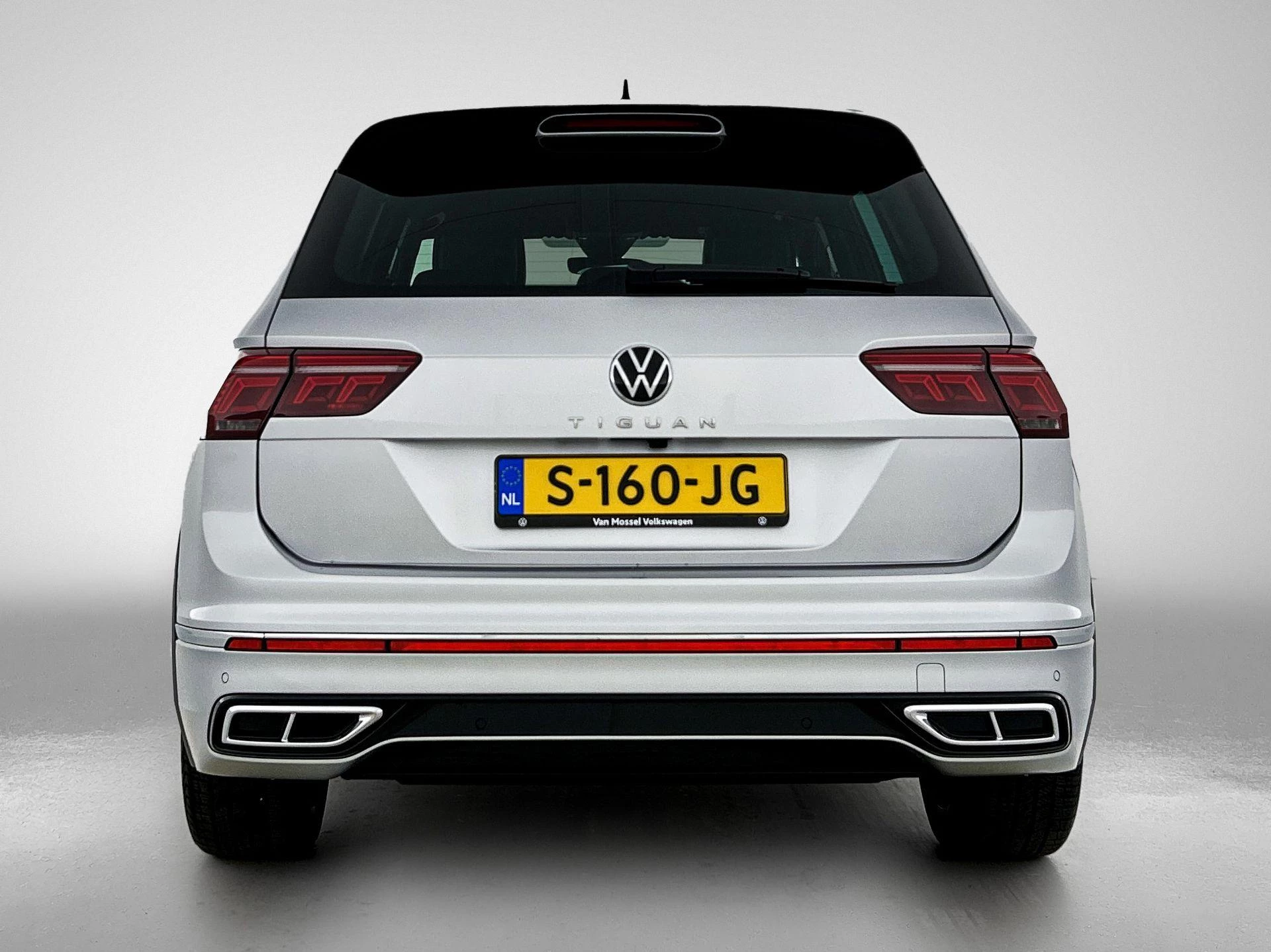 Volkswagen-Tiguan-image-2