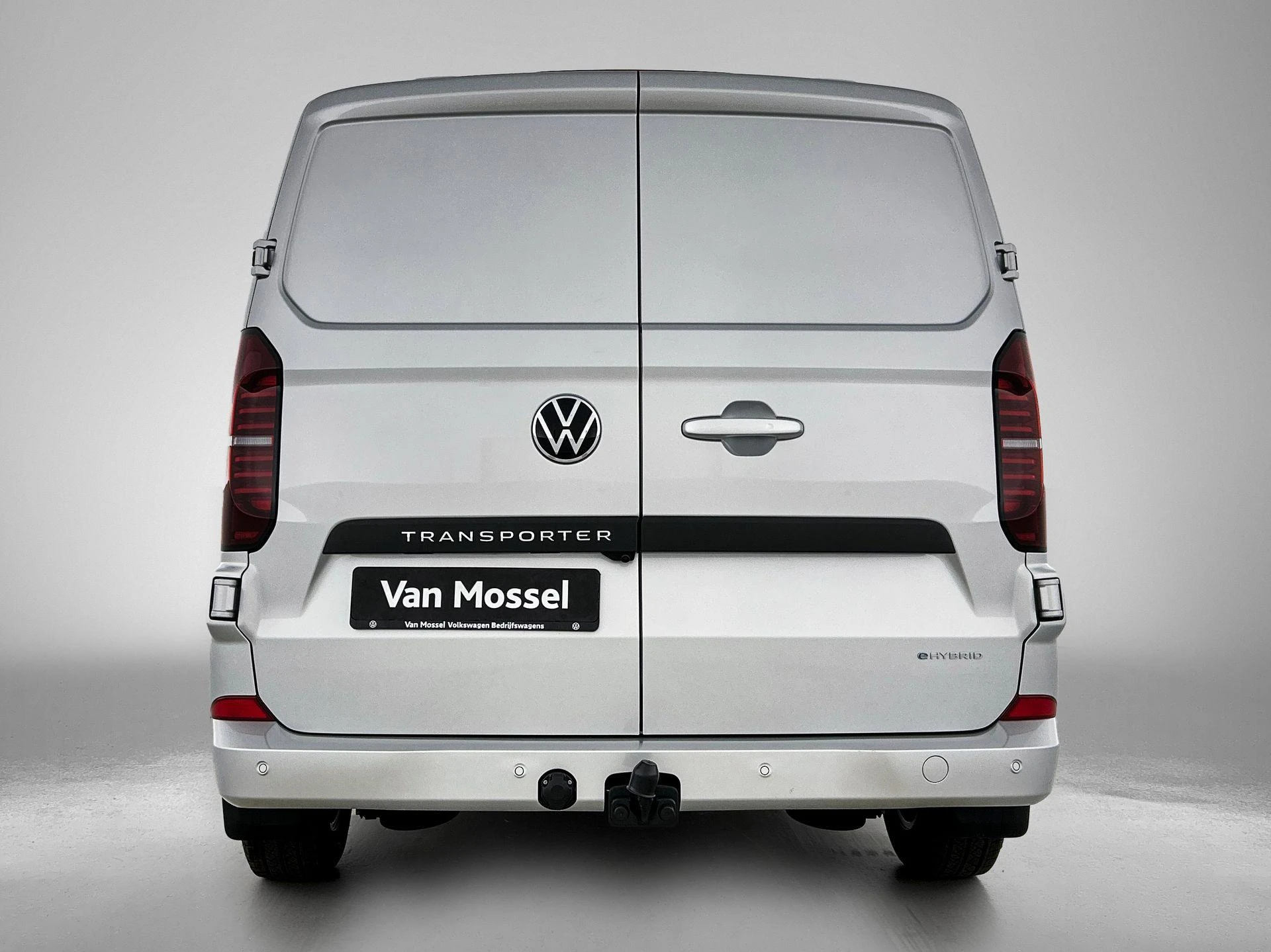 Volkswagen-Transporter-image-2