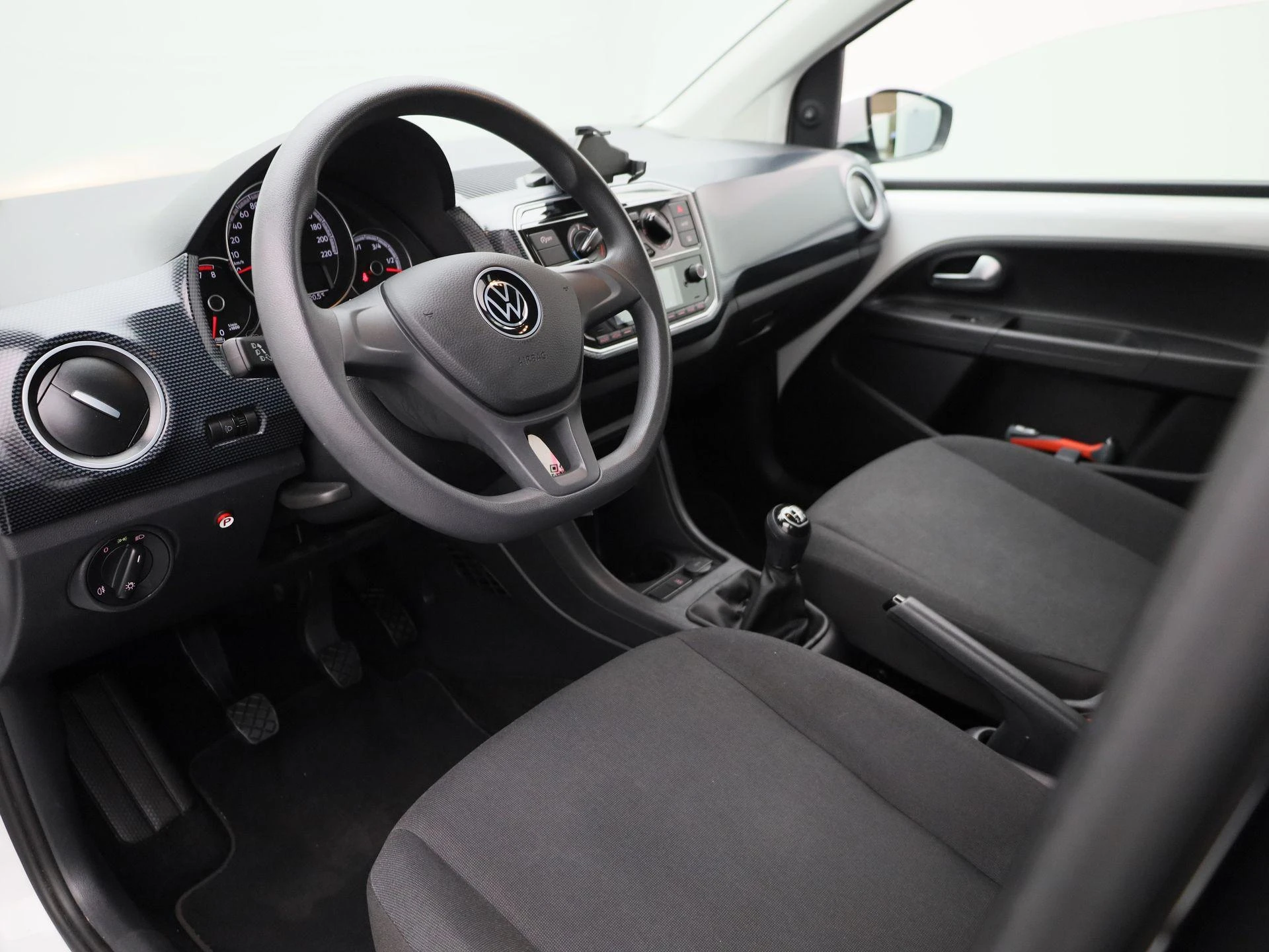 Volkswagen-up!-image-15