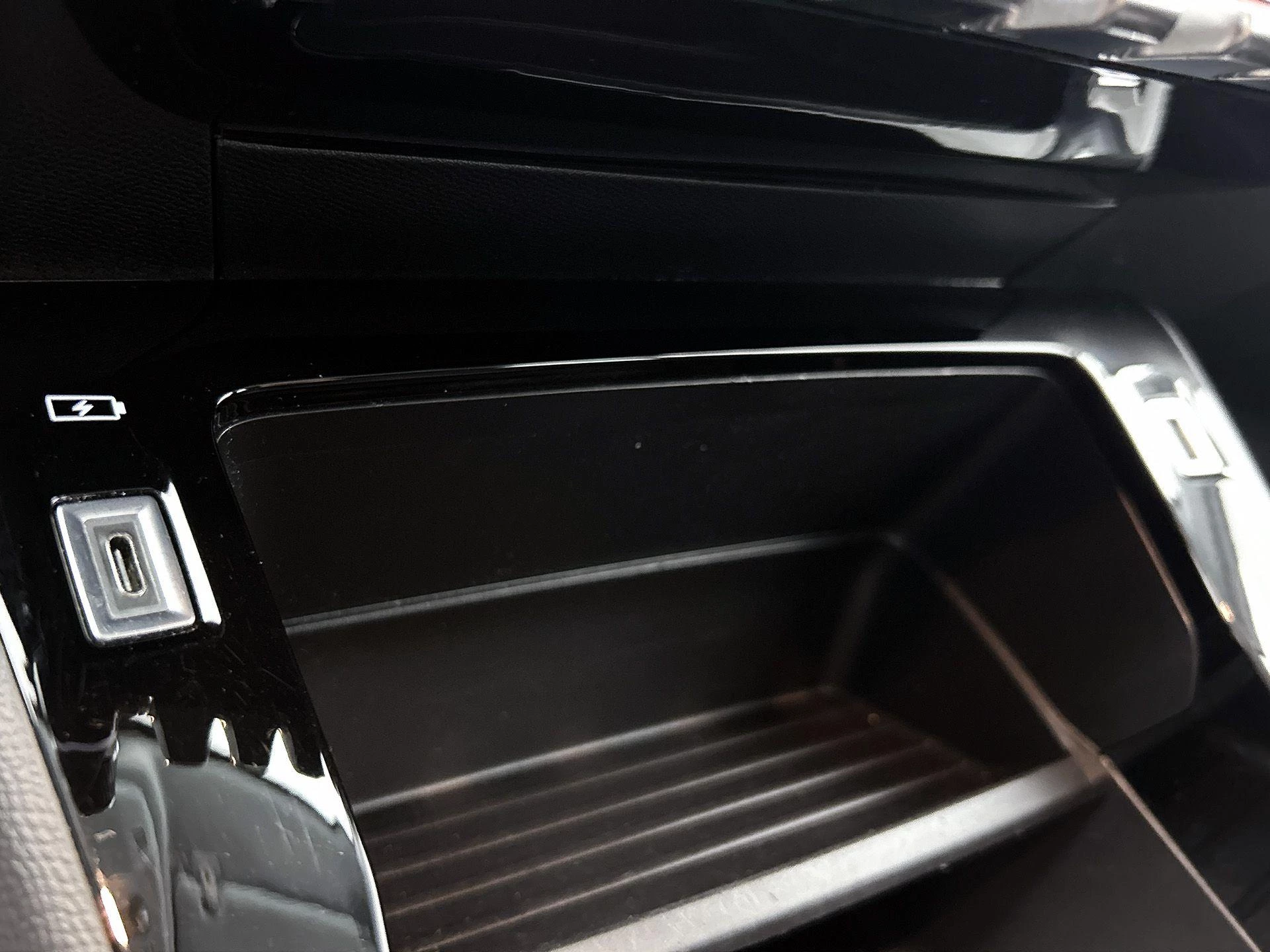 Peugeot-208-image-27