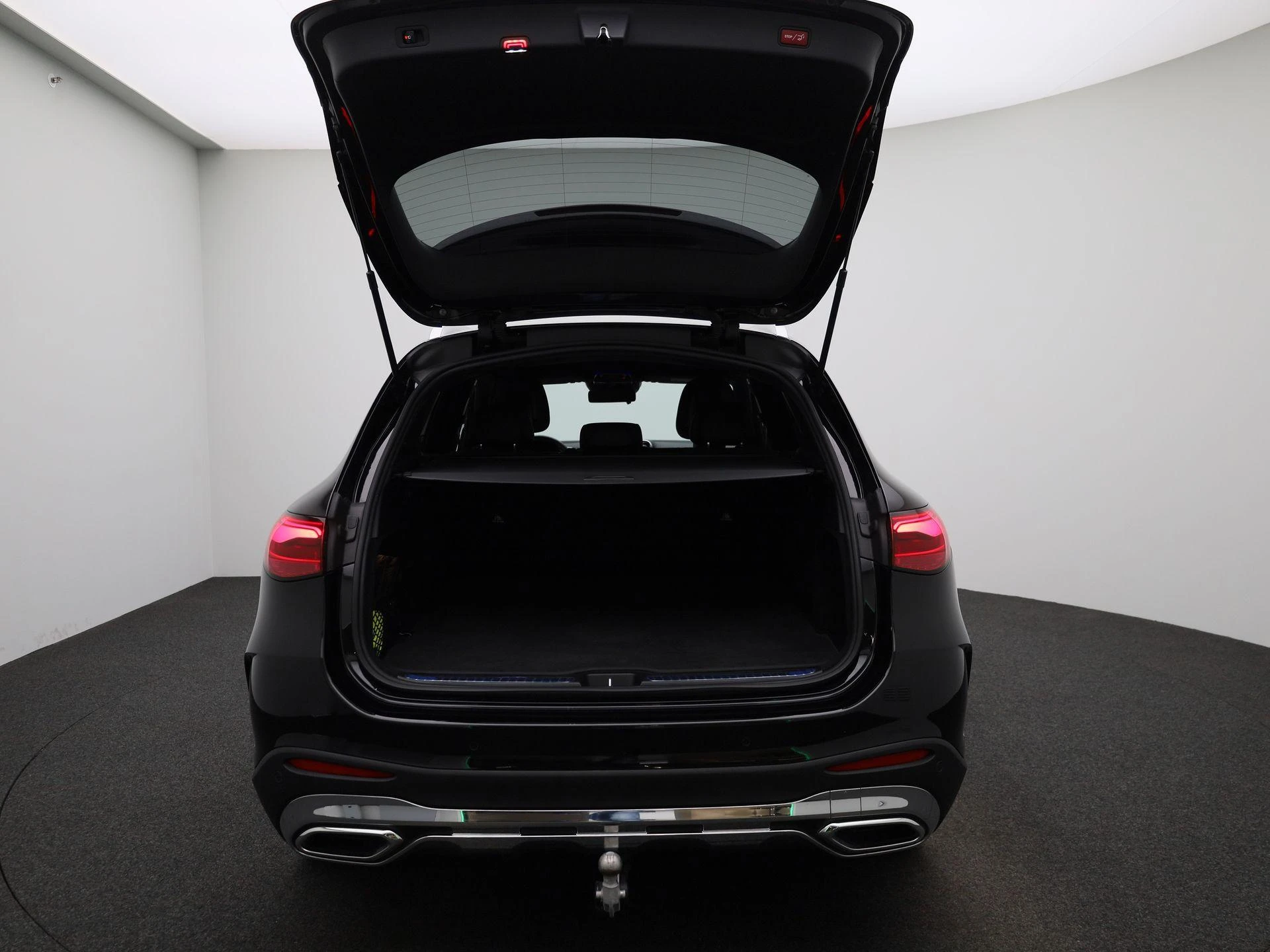Mercedes-Benz-GLC-image-10