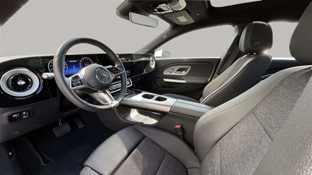 Mercedes-Benz-CLA-image-9