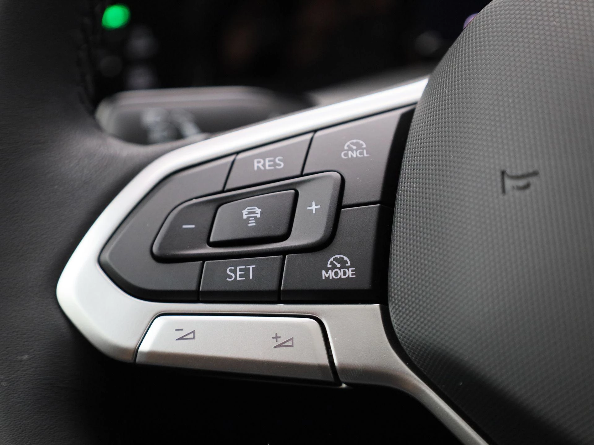 Volkswagen-Golf-image-16