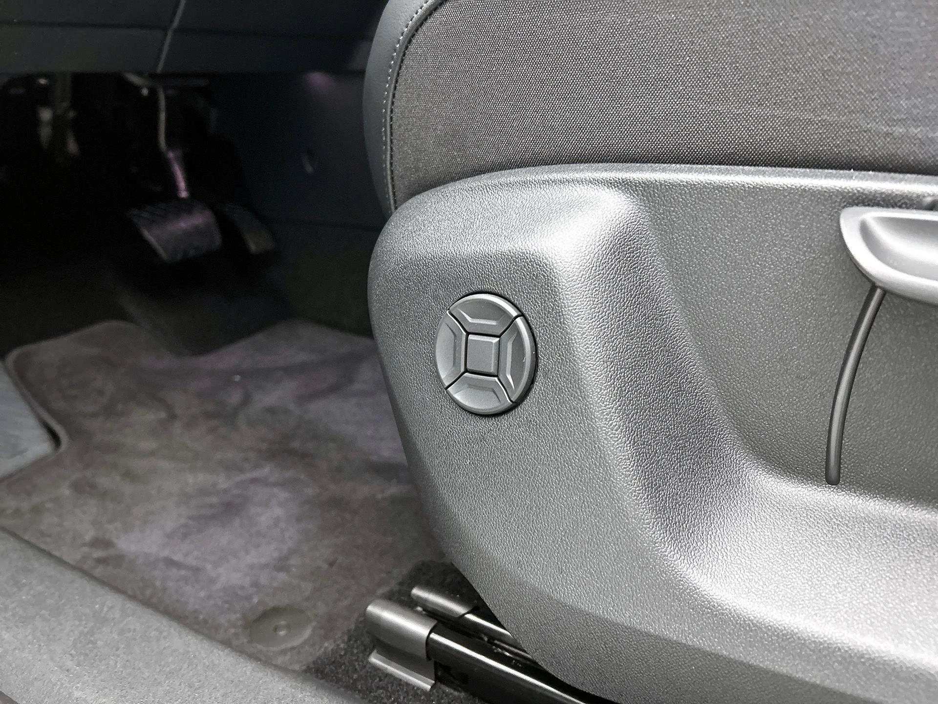 Volkswagen-Tiguan-image-23
