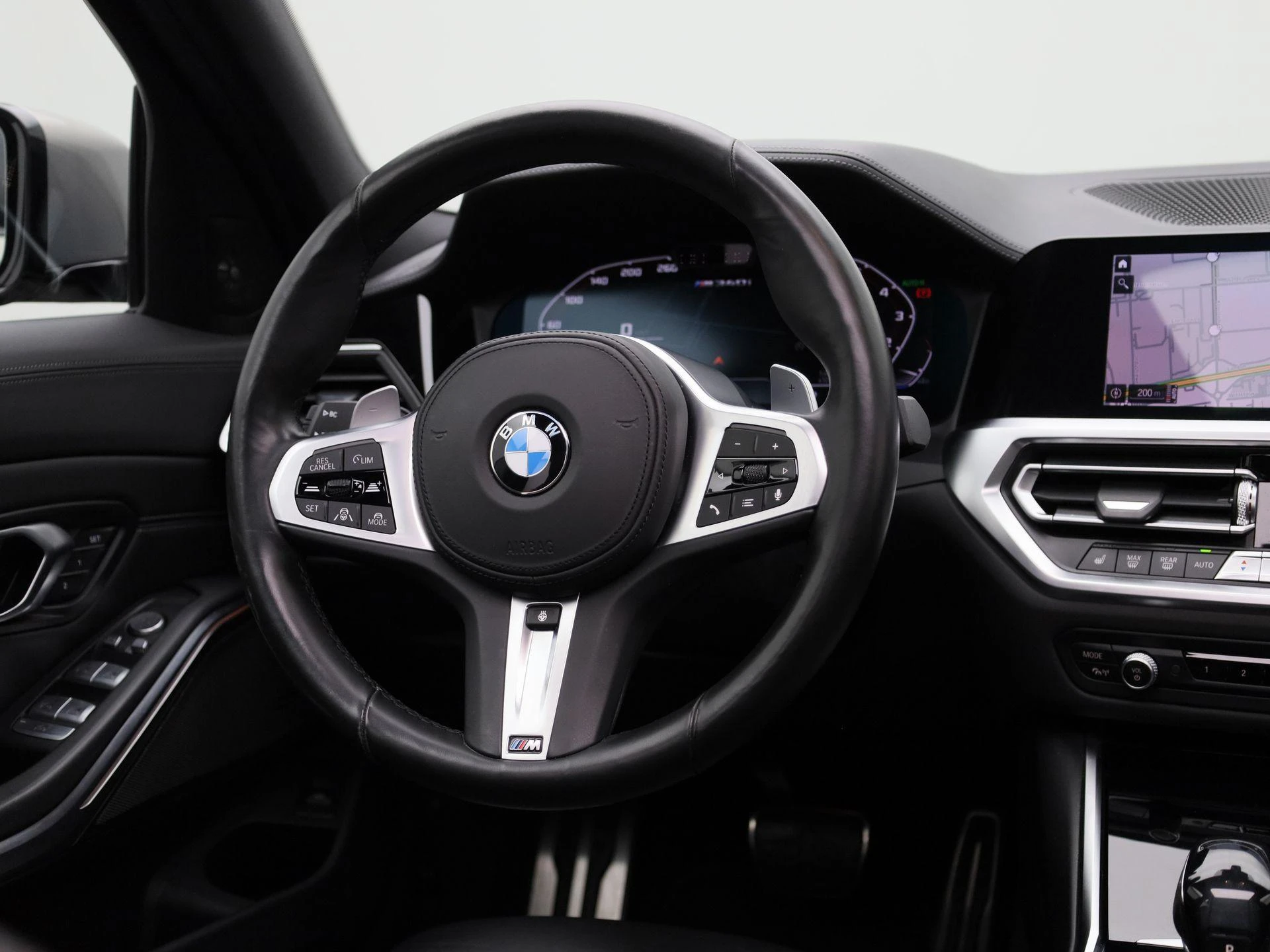 BMW-3 Serie-image-9
