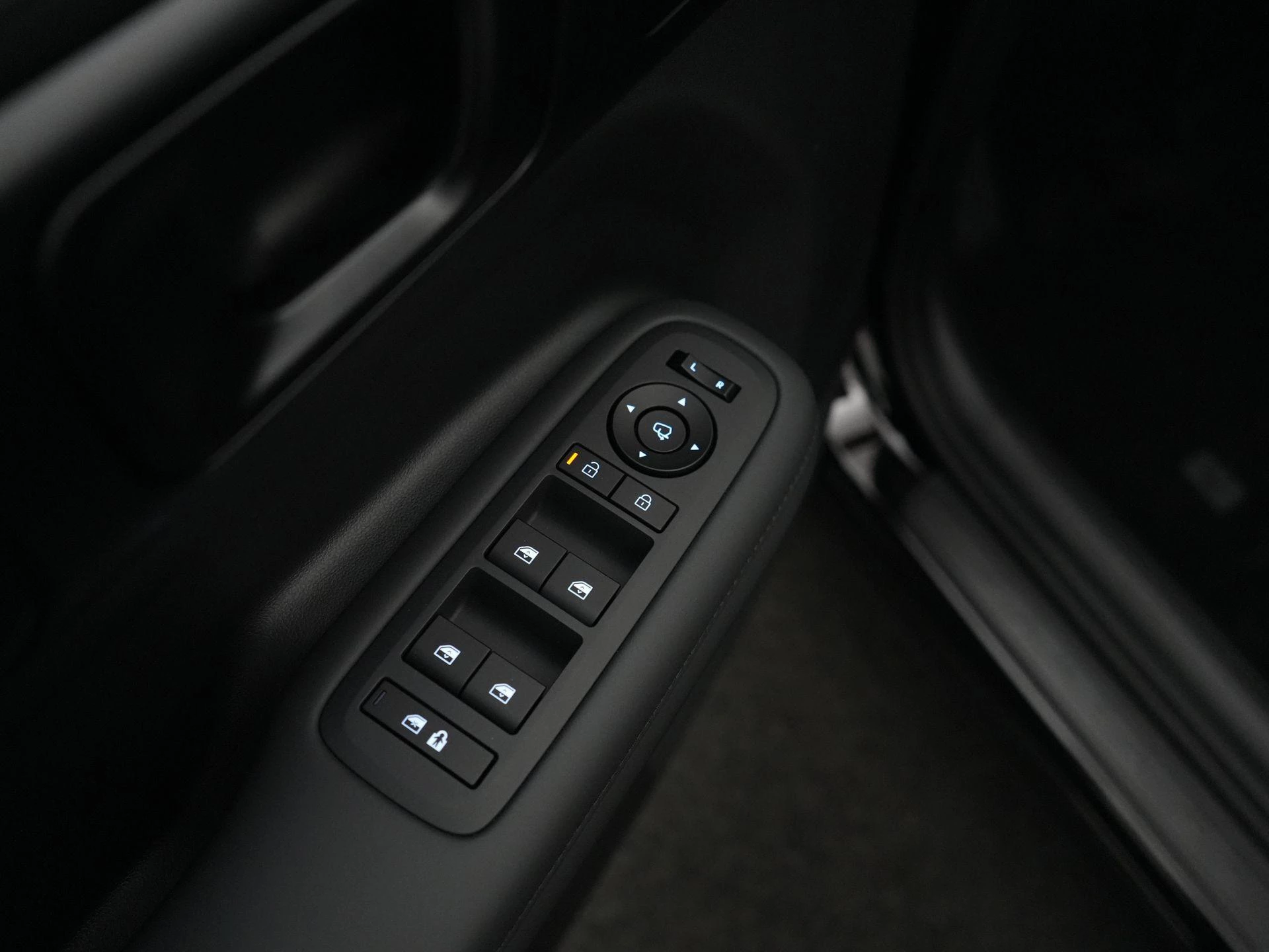 Hyundai-Santa Fe-image-37