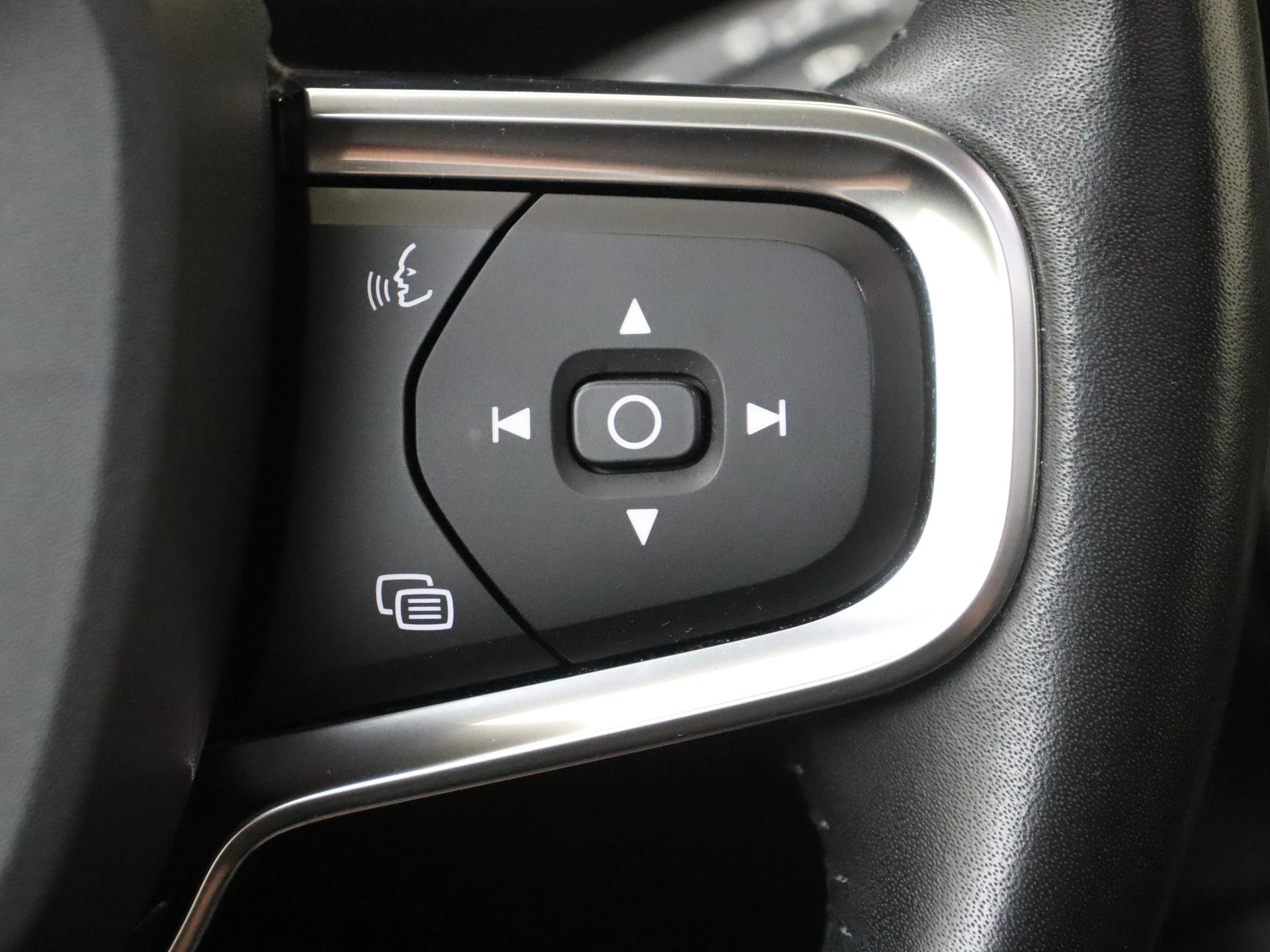Volvo-XC40-image-12