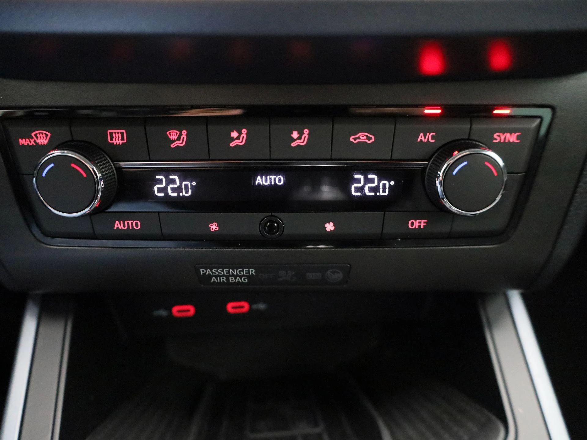 SEAT-Arona-image-18