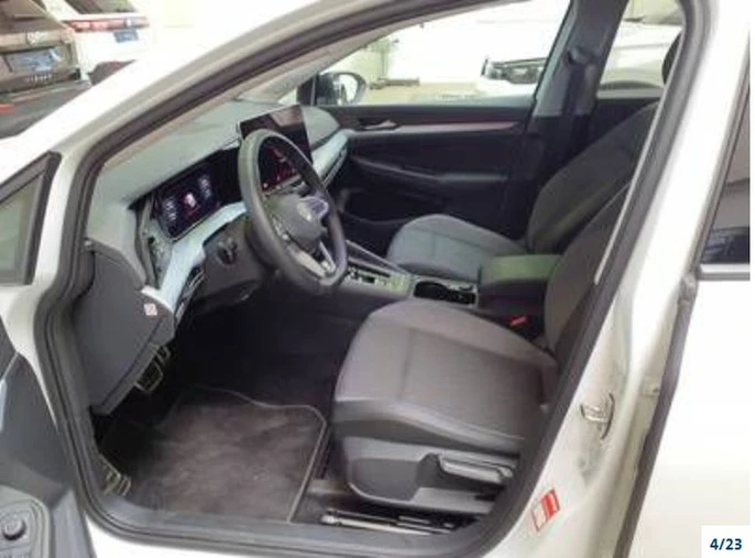 Volkswagen Golf VIII 1.5 eTSI DSG Goal IQ Light, AHK, Navi
