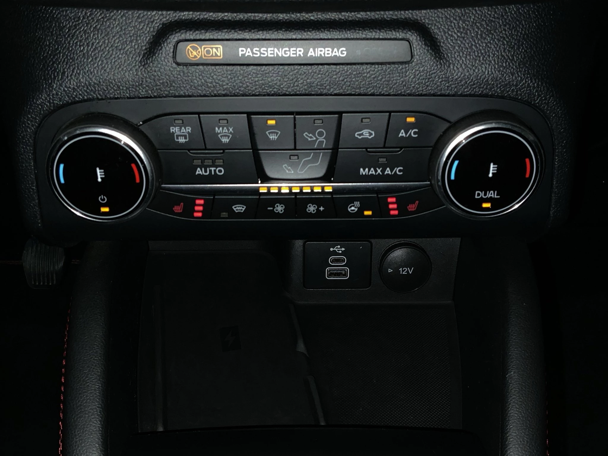 Ford Kuga ST-Line X*PANO*AHK*KAM*ACC*NAVI*SOUND-SYS.