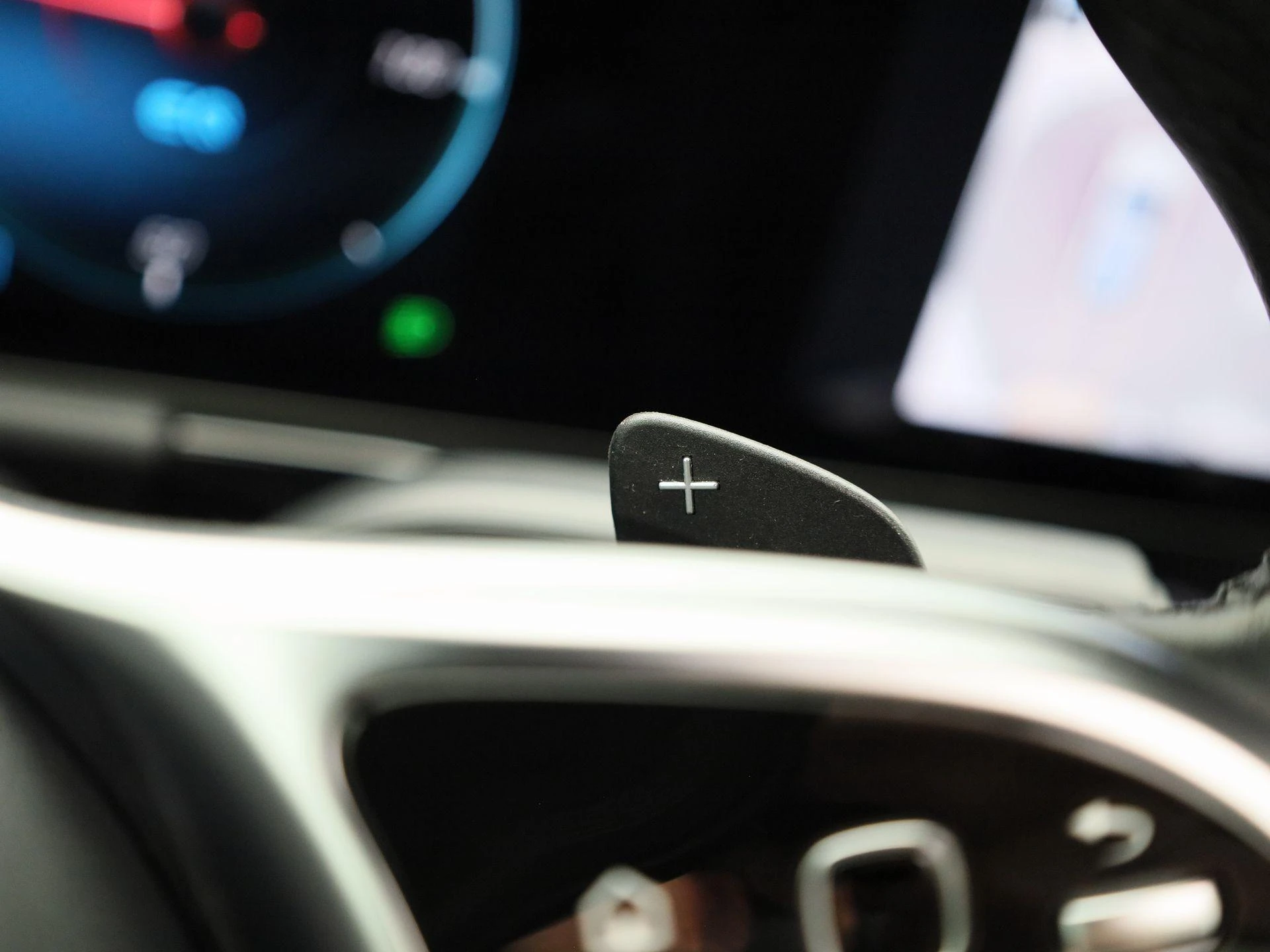 Mercedes-Benz-EQA-image-23