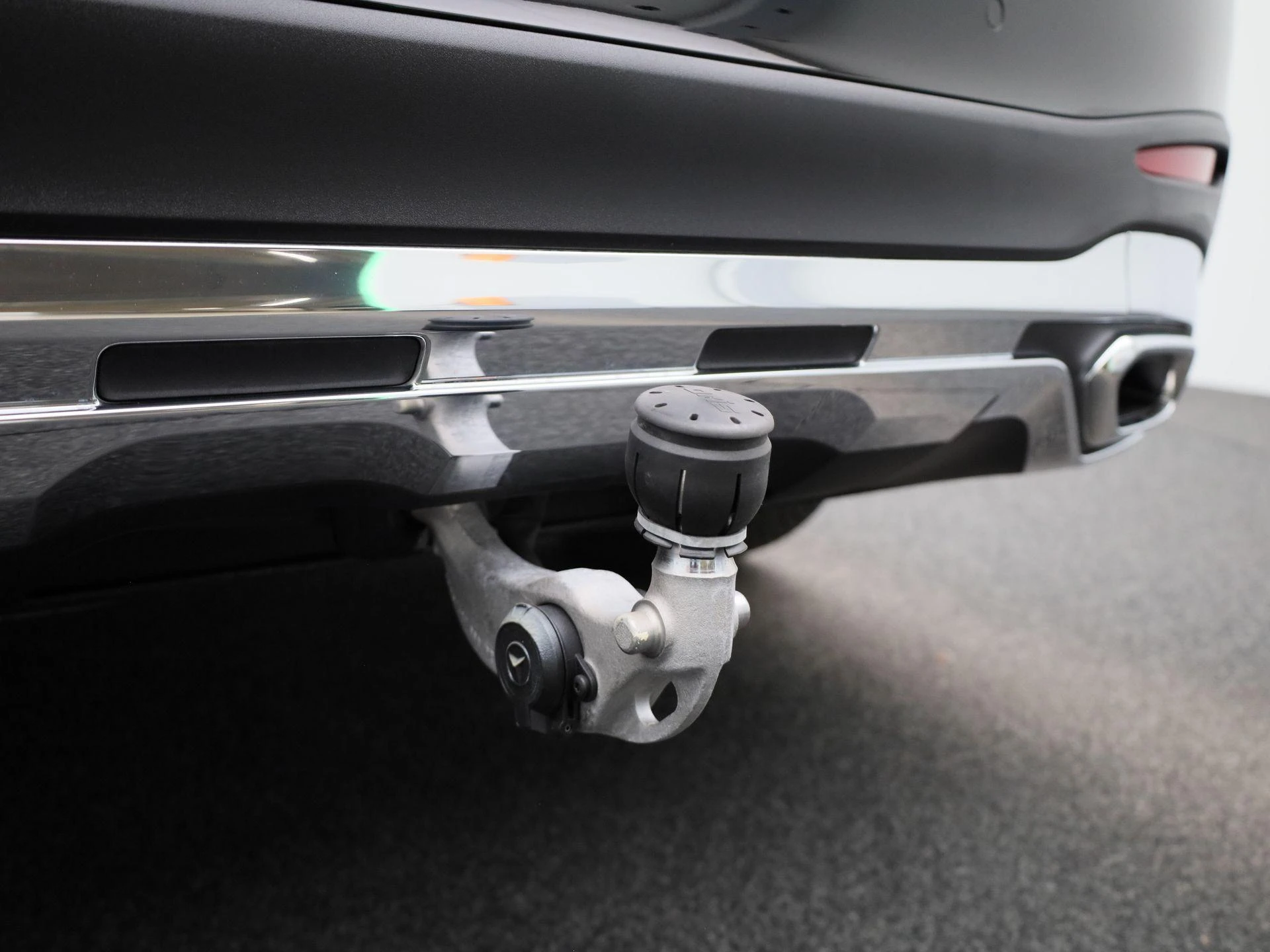 Mercedes-Benz-GLC-image-14