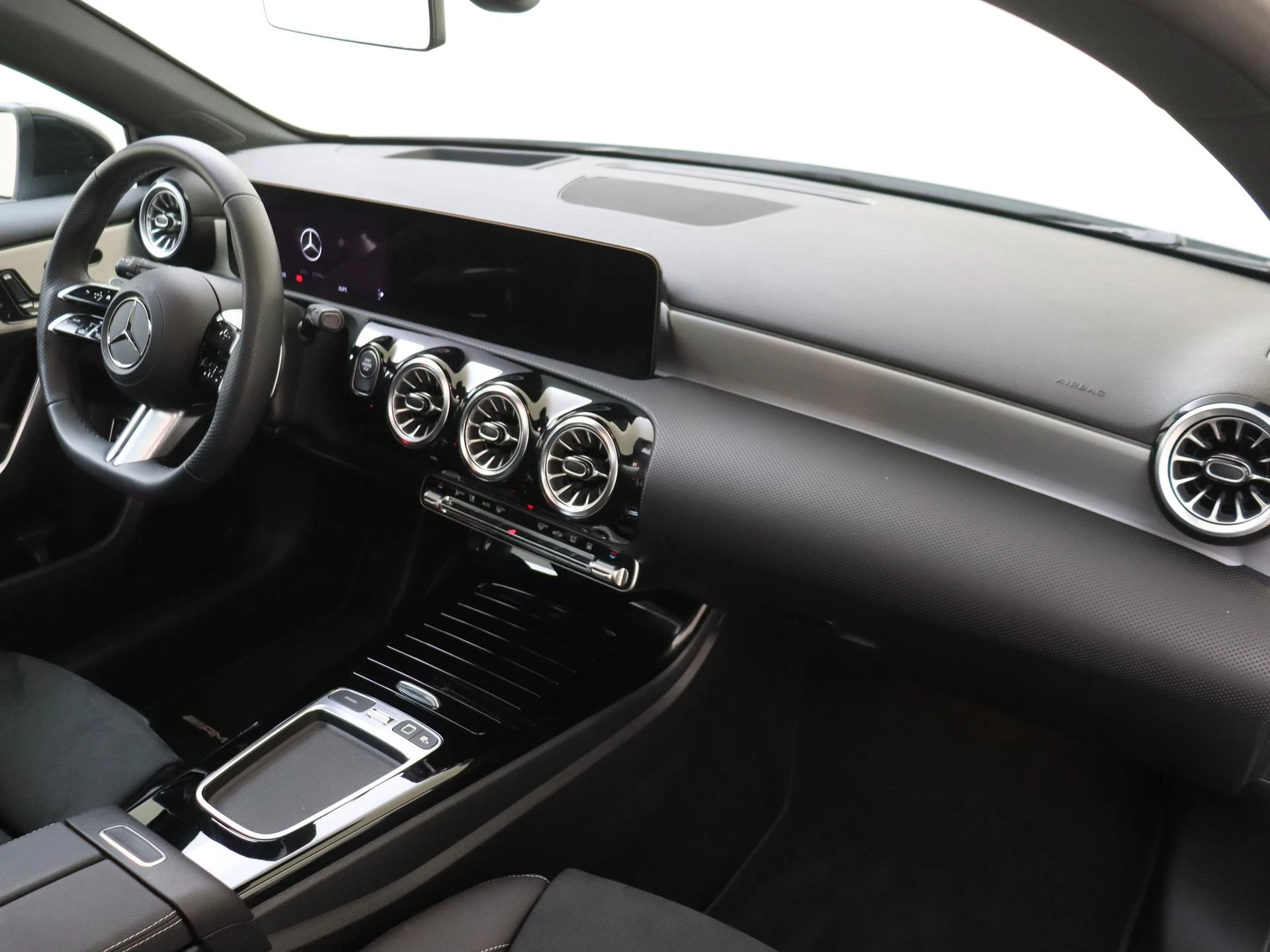 Mercedes-Benz A-Klasse 250 e Business Solution AMG