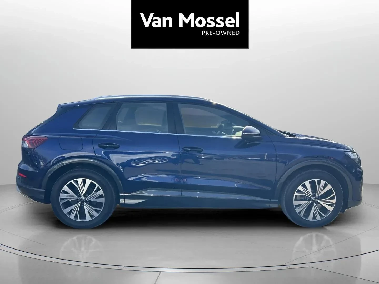 Audi-Q4 e-tron-image-3