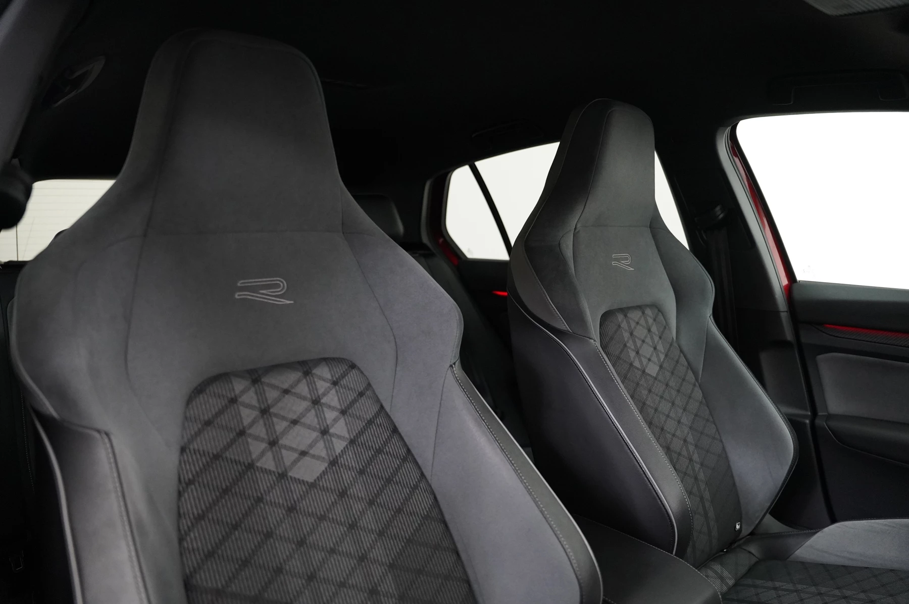 Volkswagen-Golf-image-21