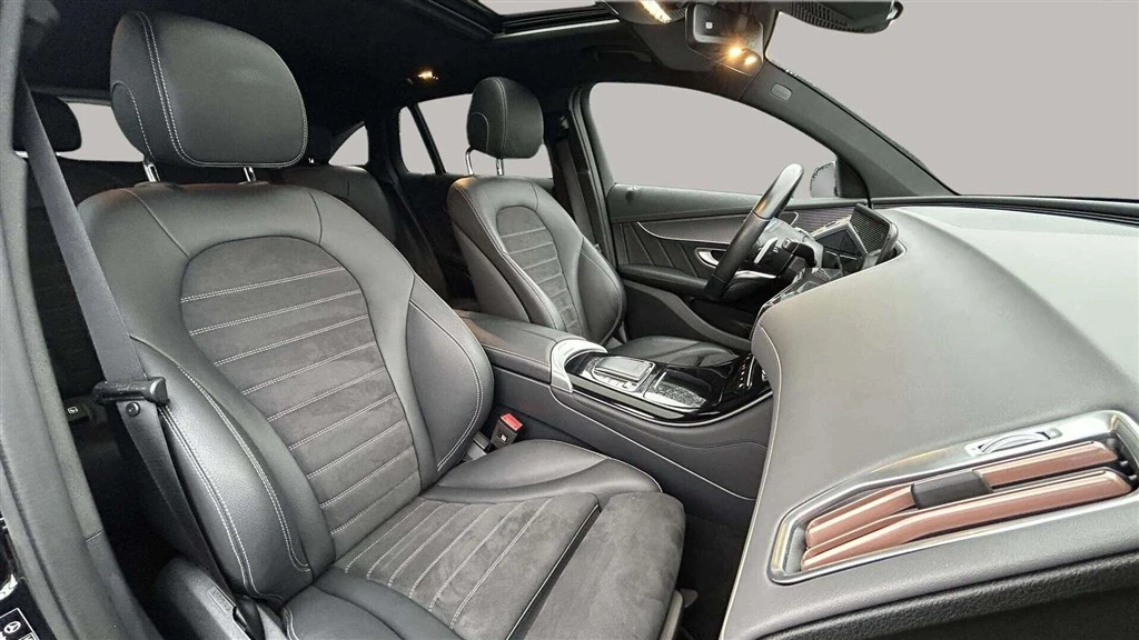 Mercedes-Benz-EQC-image-26