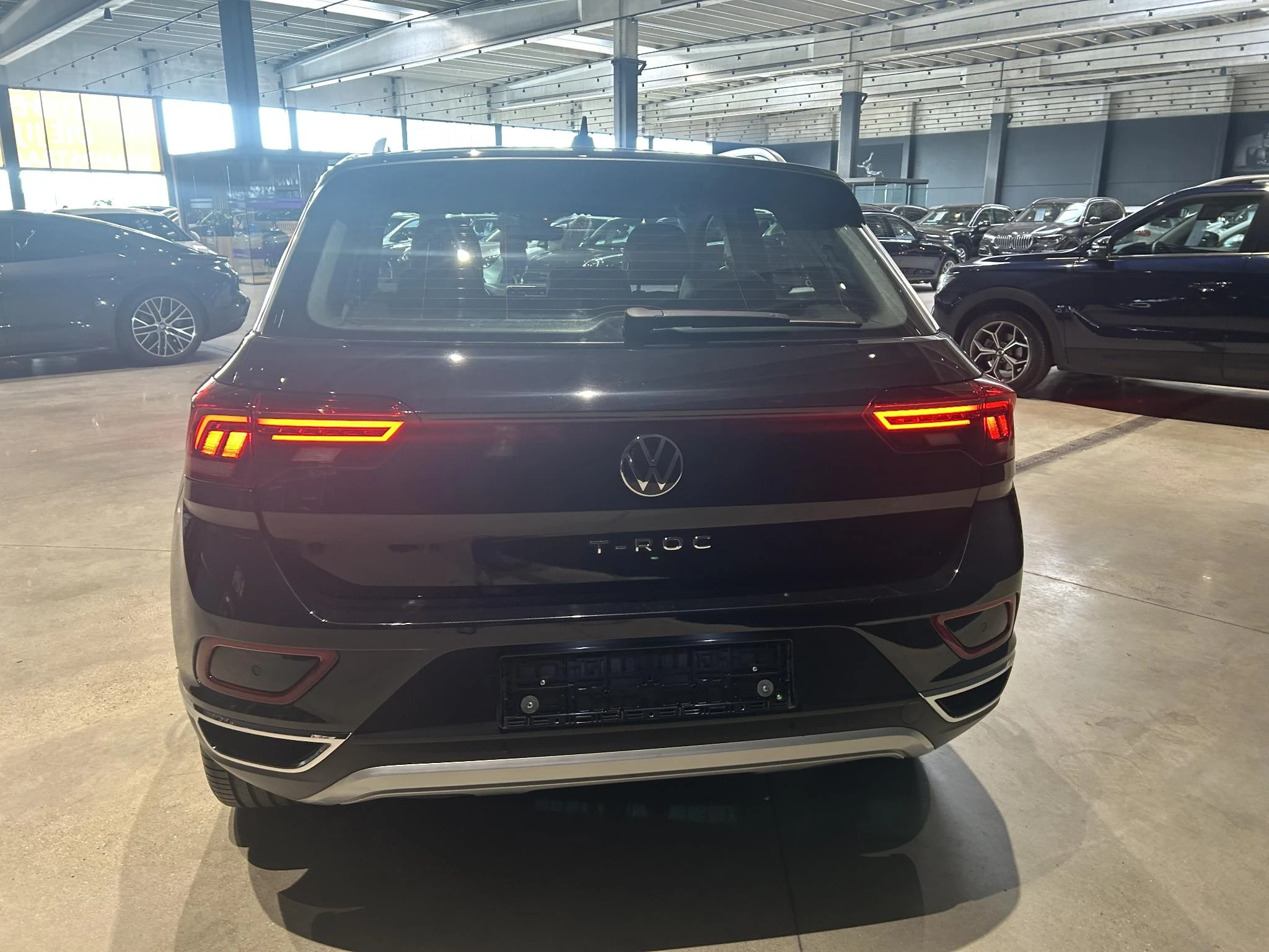 Volkswagen-T-Roc-image-3
