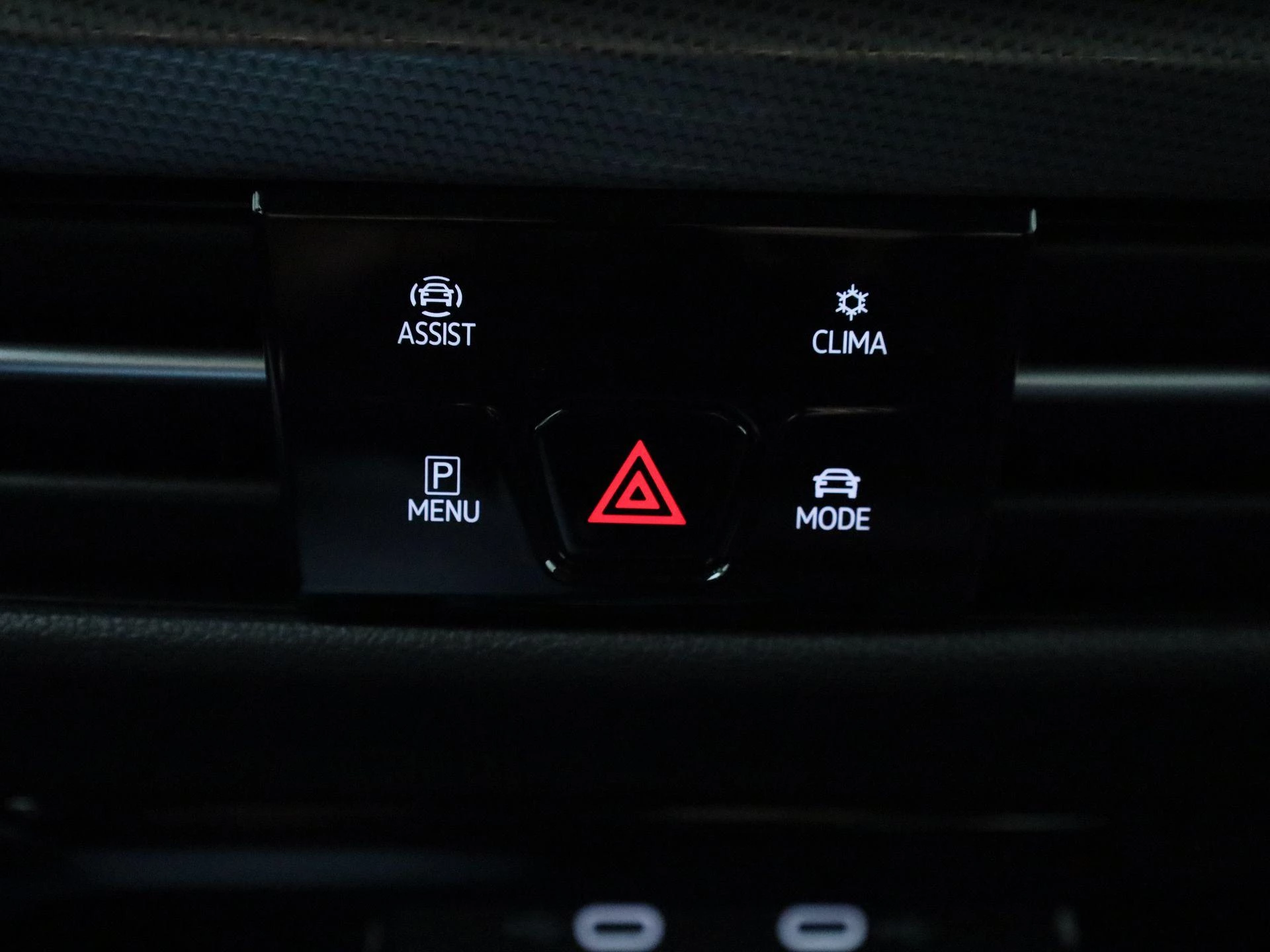 Volkswagen-Golf-image-27