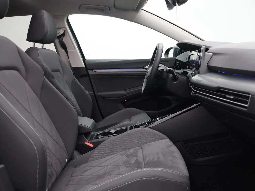 Volkswagen-Golf-image-10