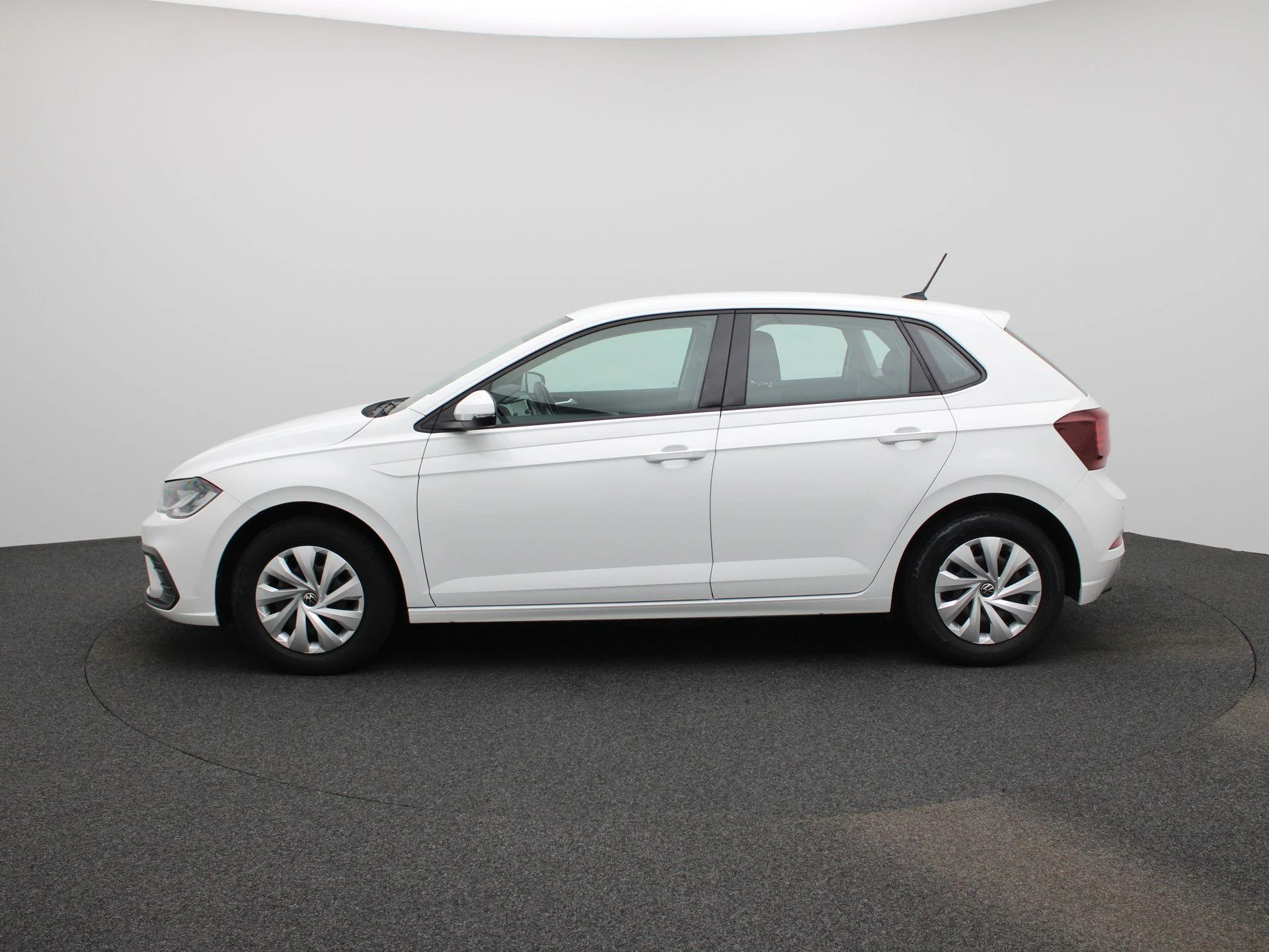 Volkswagen-Polo-image-3
