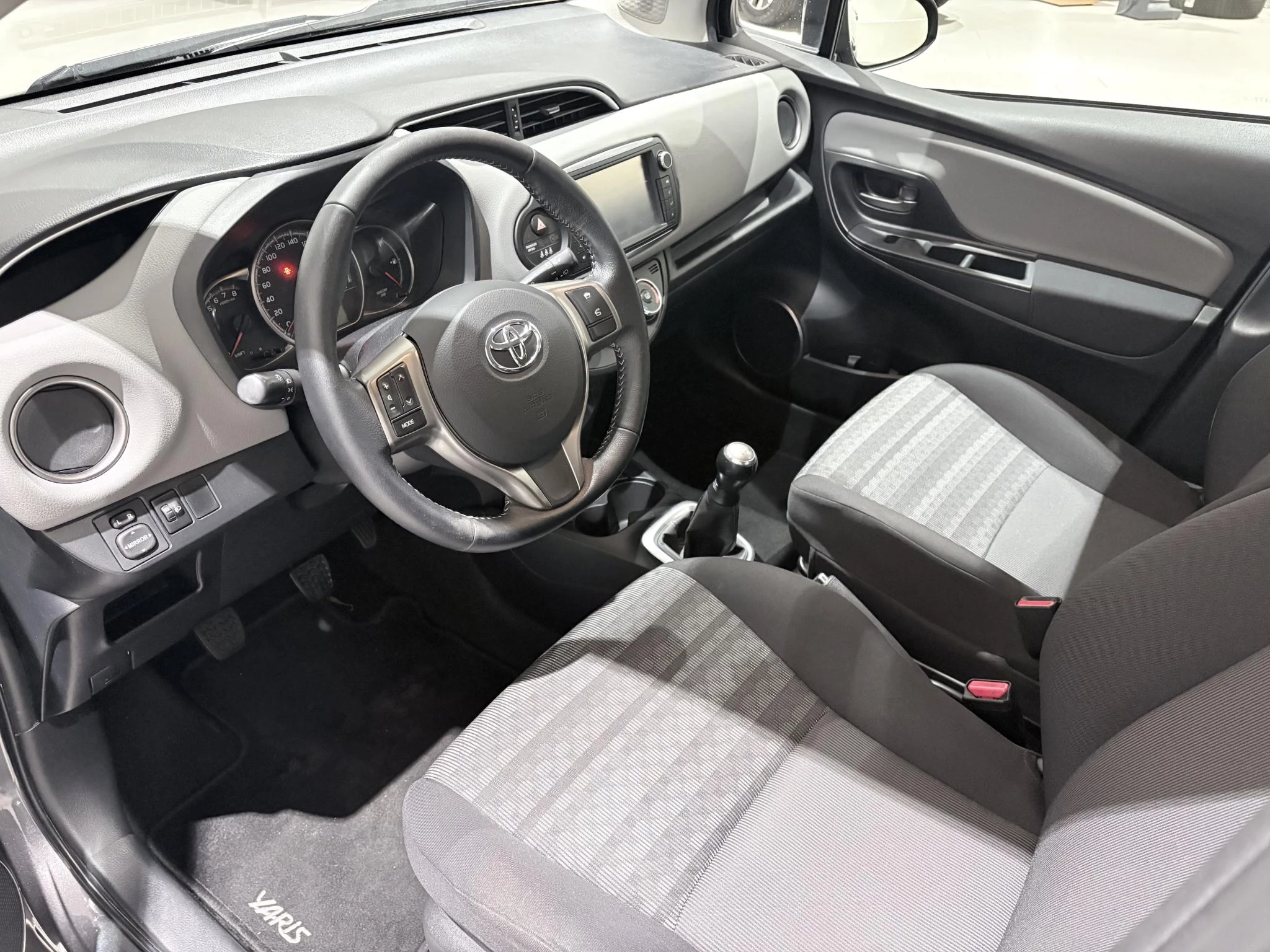 Toyota-Yaris-image-9