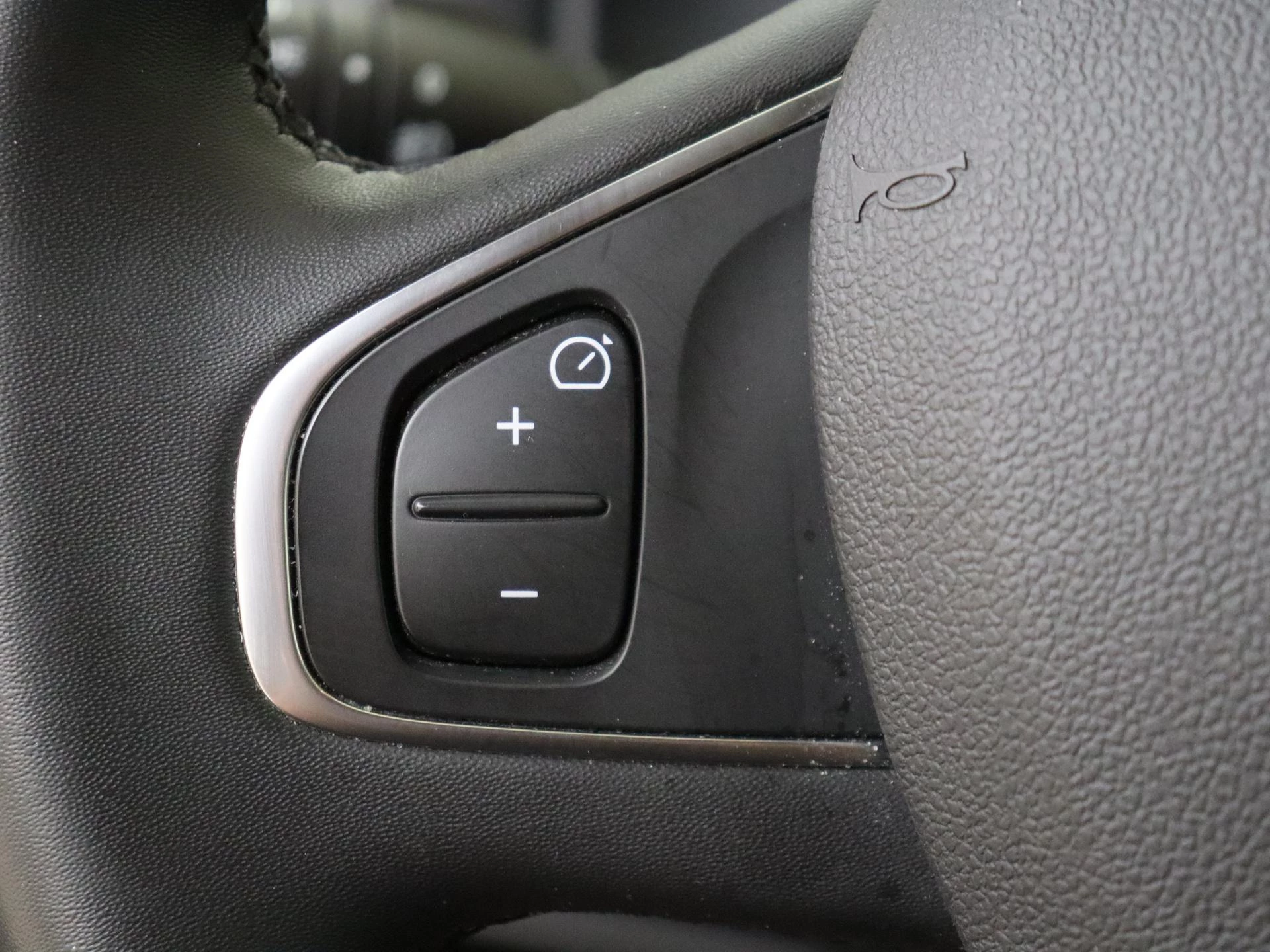 Renault-Clio-image-12