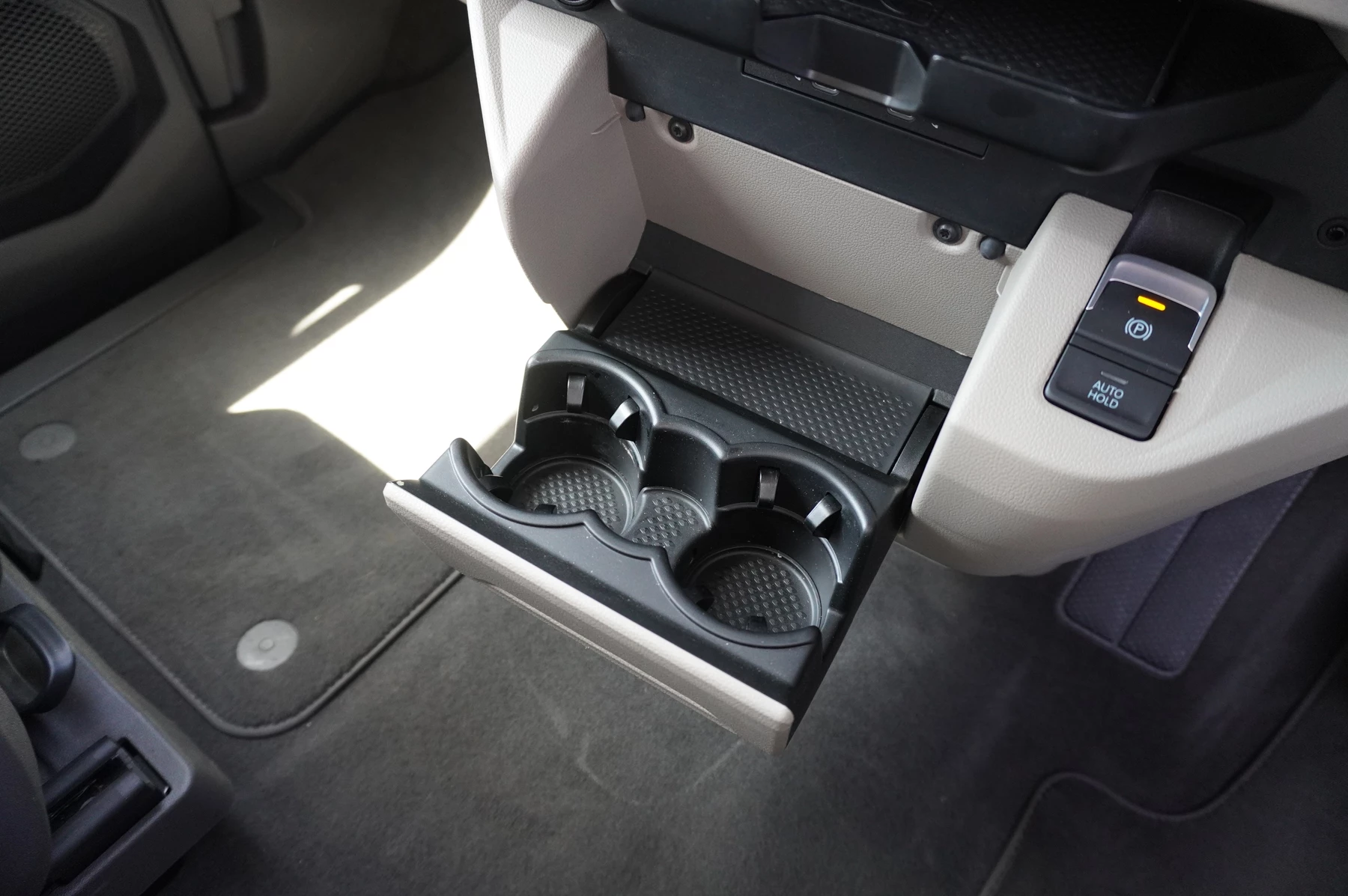 Volkswagen-California-image-38