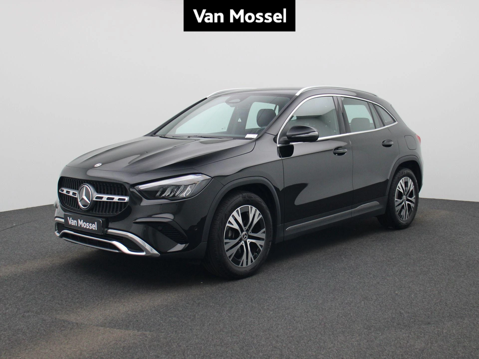 Mercedes-Benz-GLA-image-0