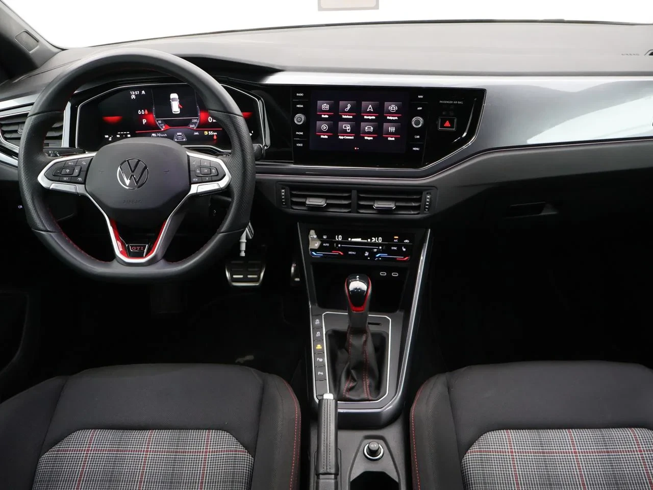 Volkswagen-Polo-image-20