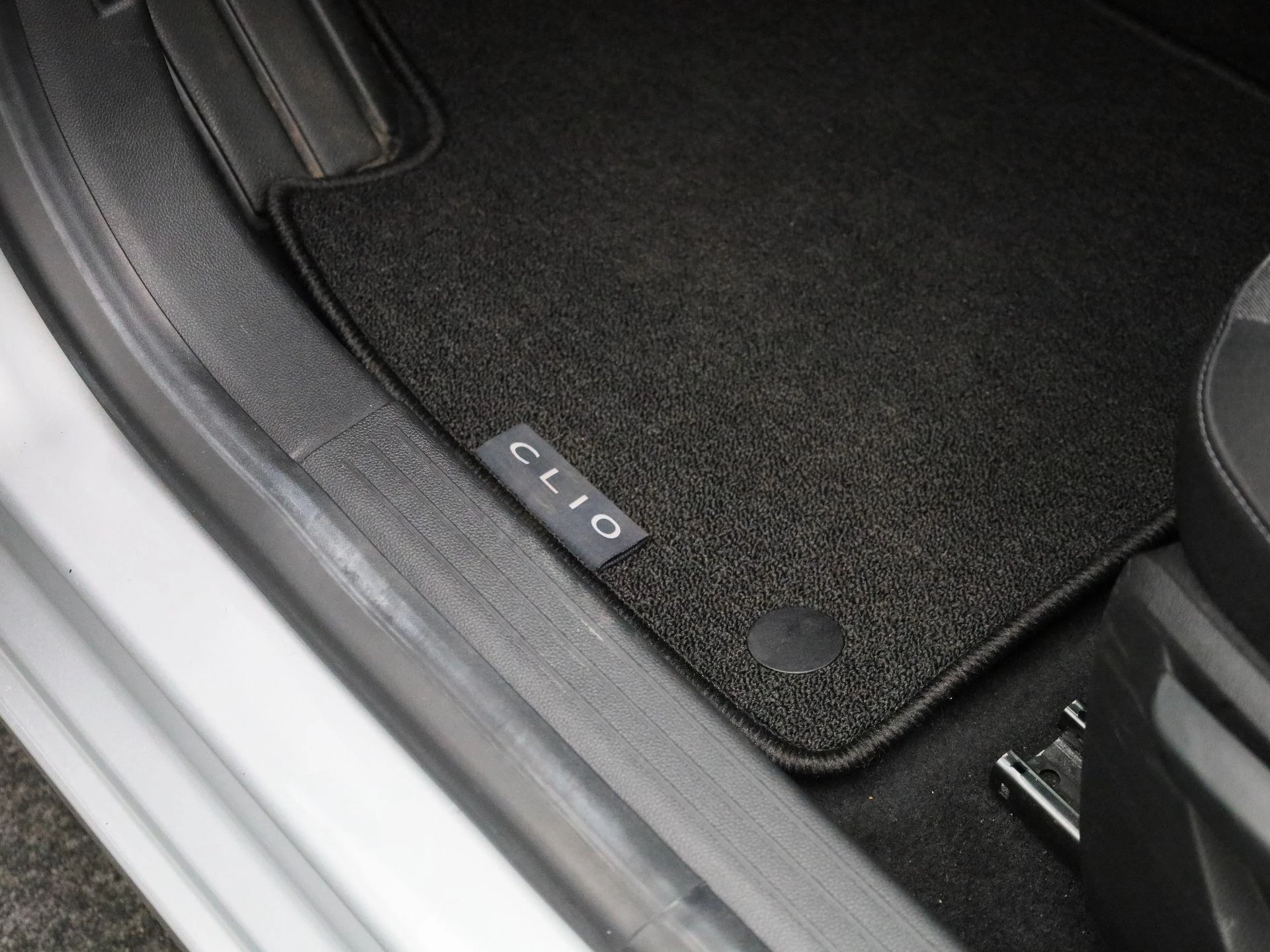 Renault-Clio-image-26