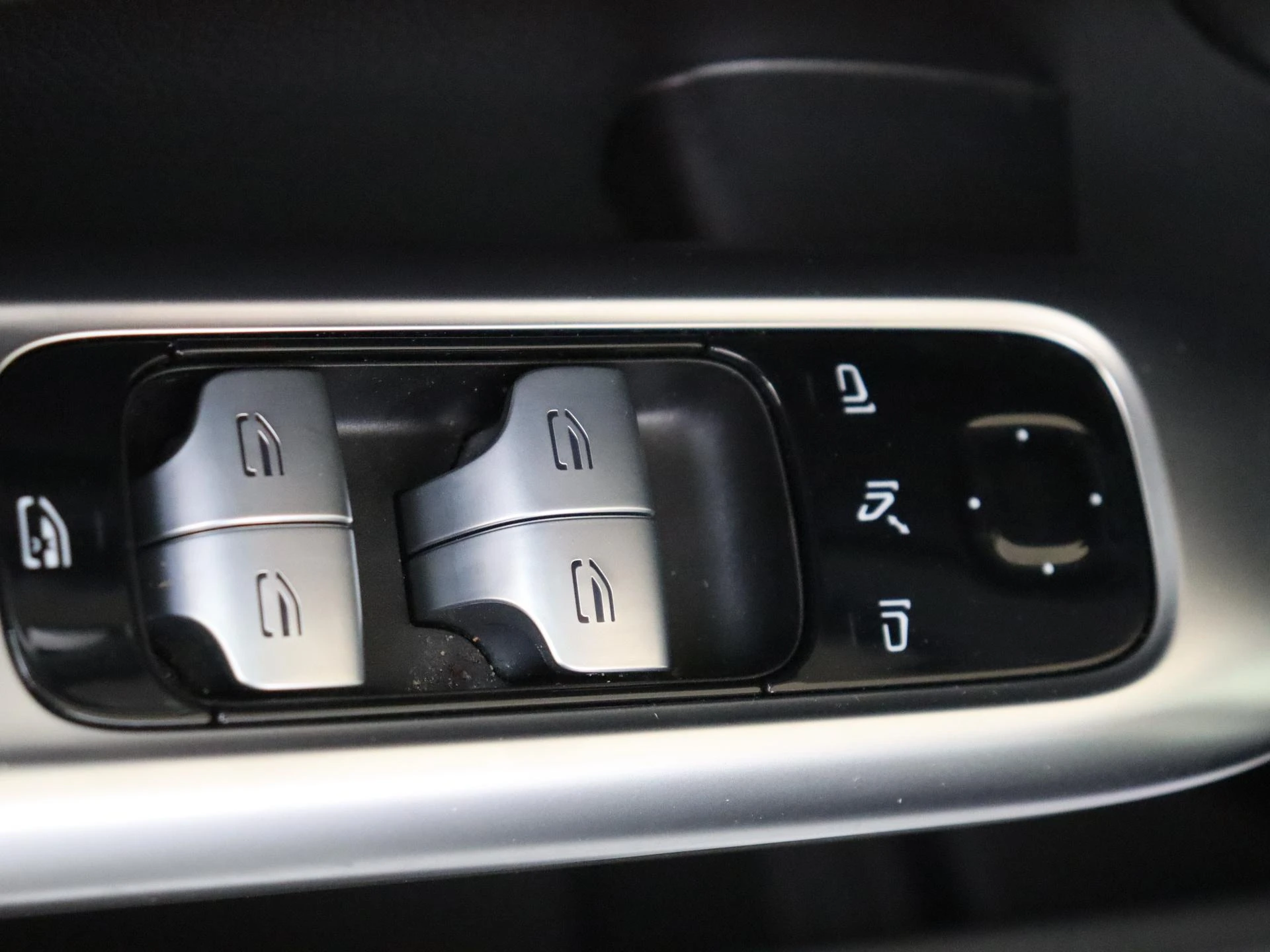 Mercedes-Benz-C-Klasse-image-26