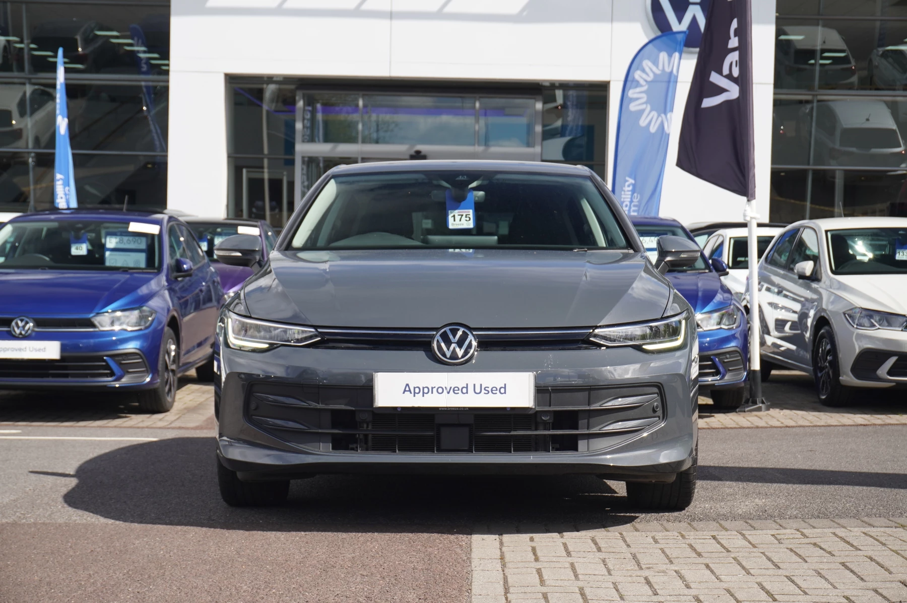 Volkswagen-Golf-image-6