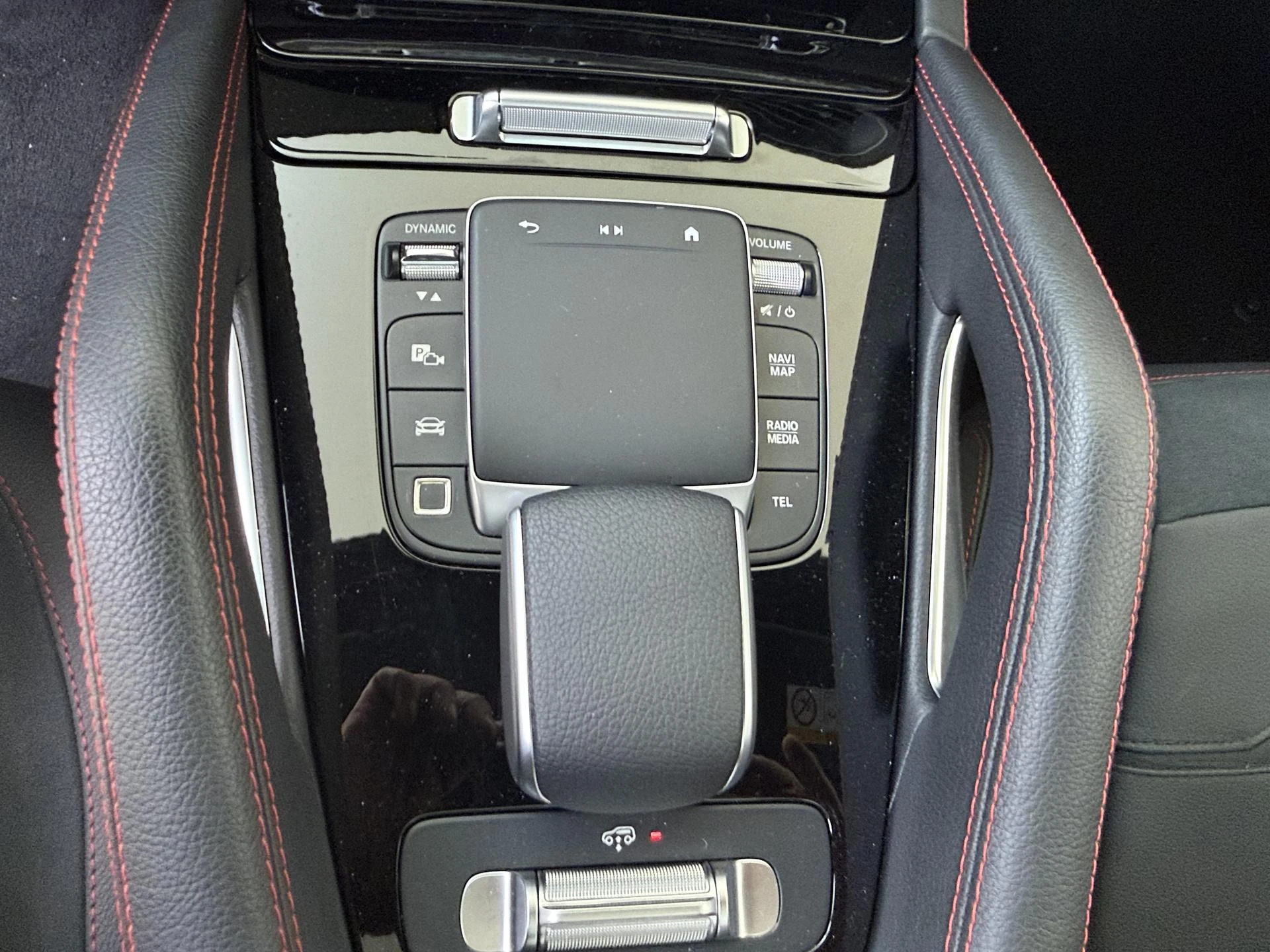 Mercedes-Benz-GLE-image-20